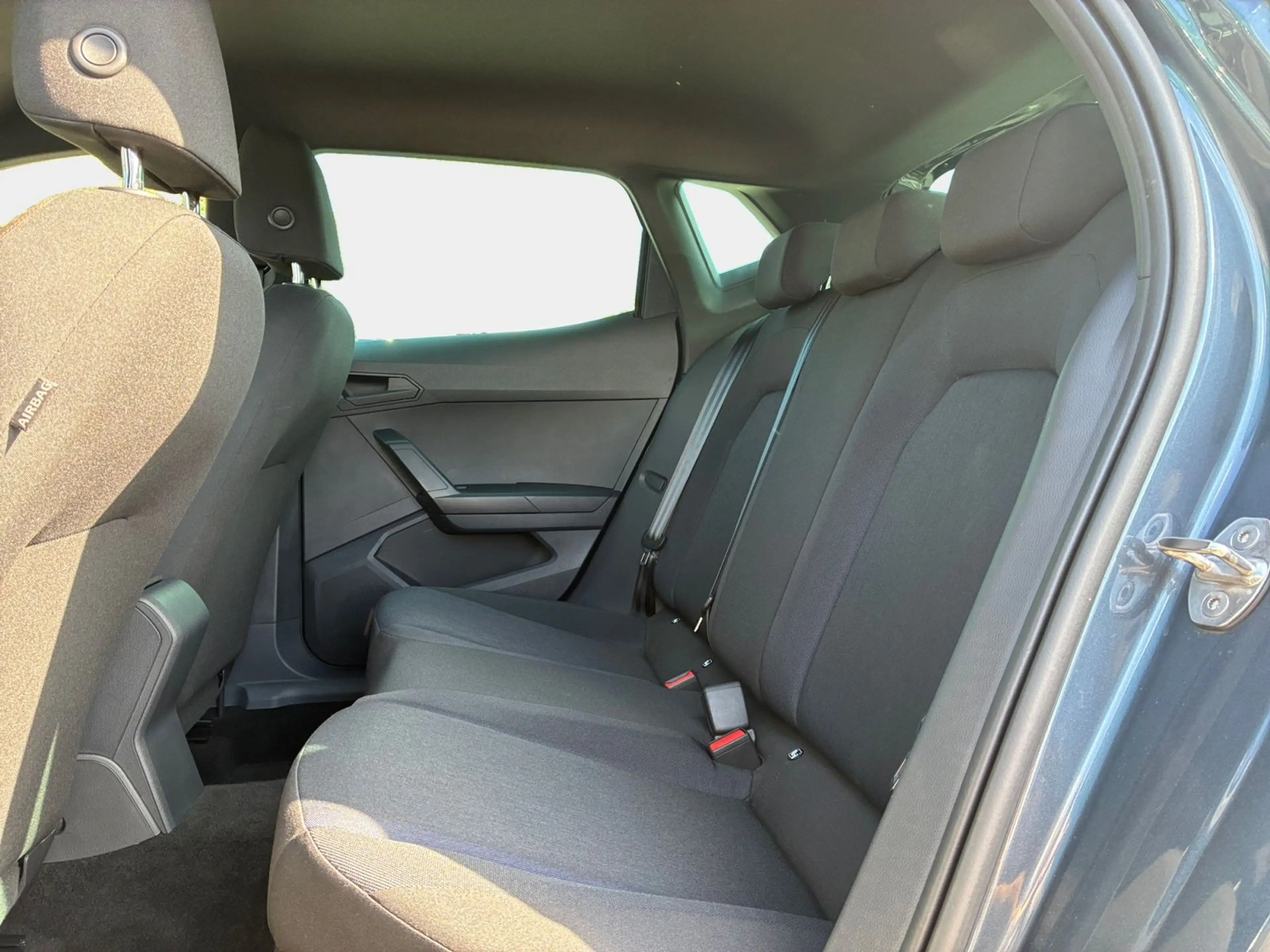 SEAT Ibiza FR 1.0 TSI DSG Full Link ACC SHZG Parkpilo — photo 13