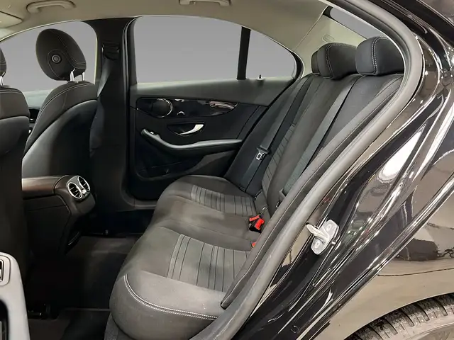 Mercedes-Benz 300 view 10