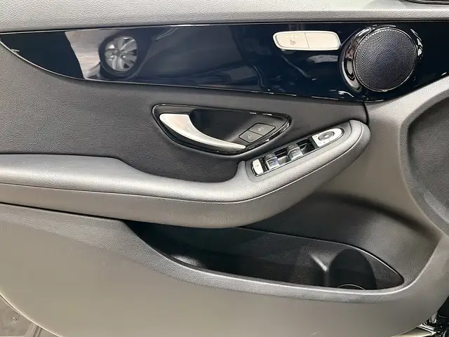 Mercedes-Benz 300 view 13