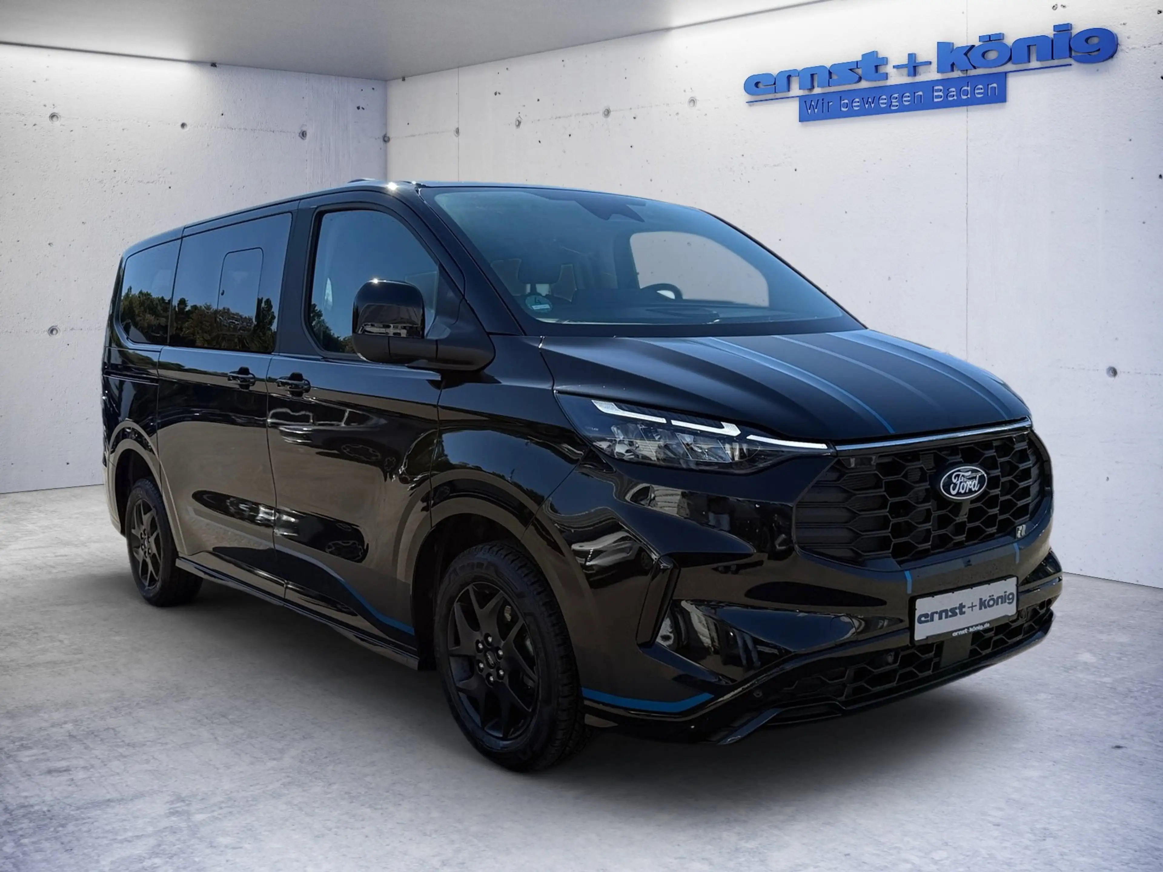 Ford Tourneo Custom Bus 320 L1 Tourneo Sport AWD — photo 2