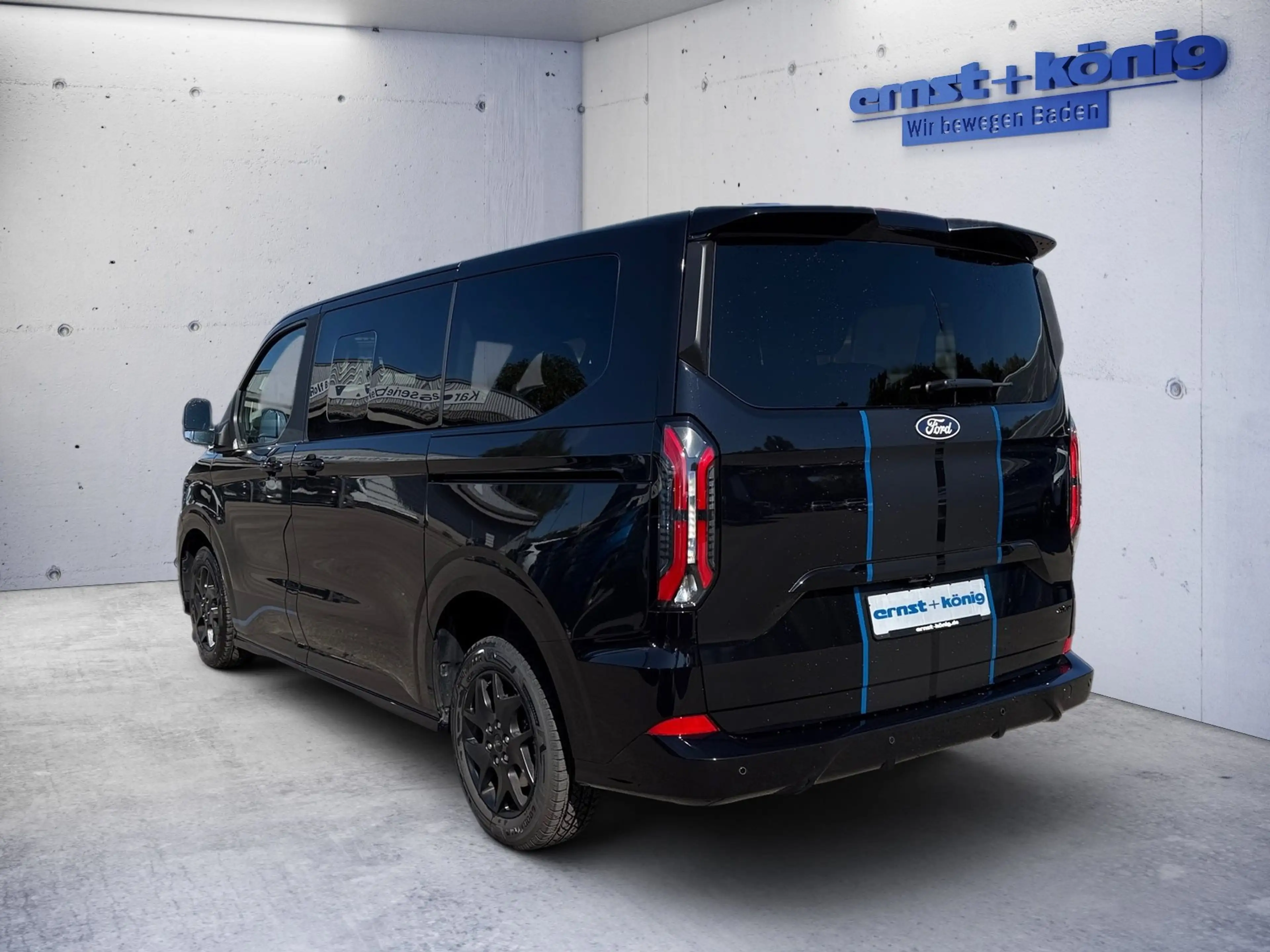 Ford Tourneo Custom Bus 320 L1 Tourneo Sport AWD — photo 4