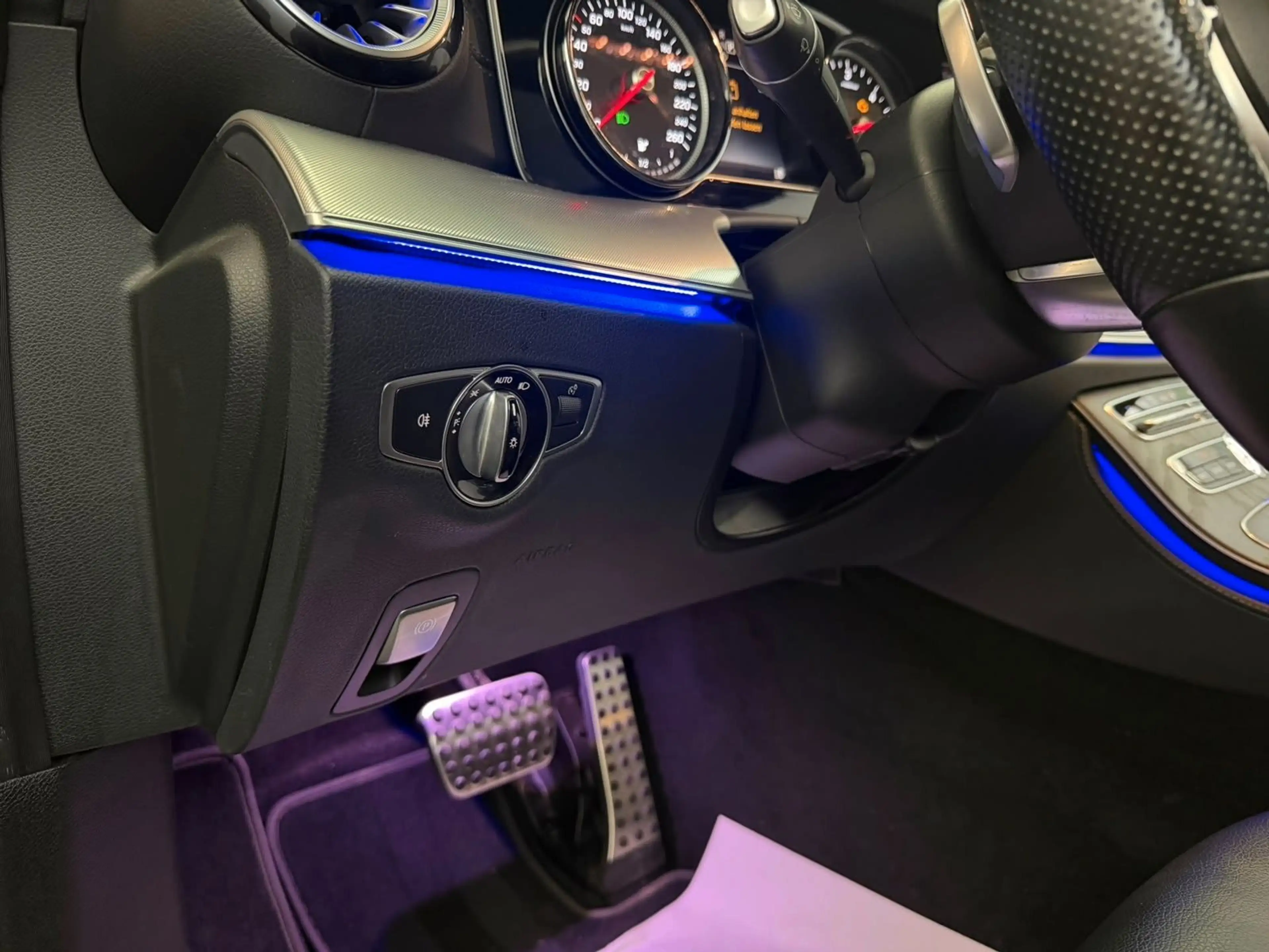 Mercedes-Benz E 400 d 4M Coupe AMG-LINE*PANO*BURME*MBEAM*KAM — photo 13