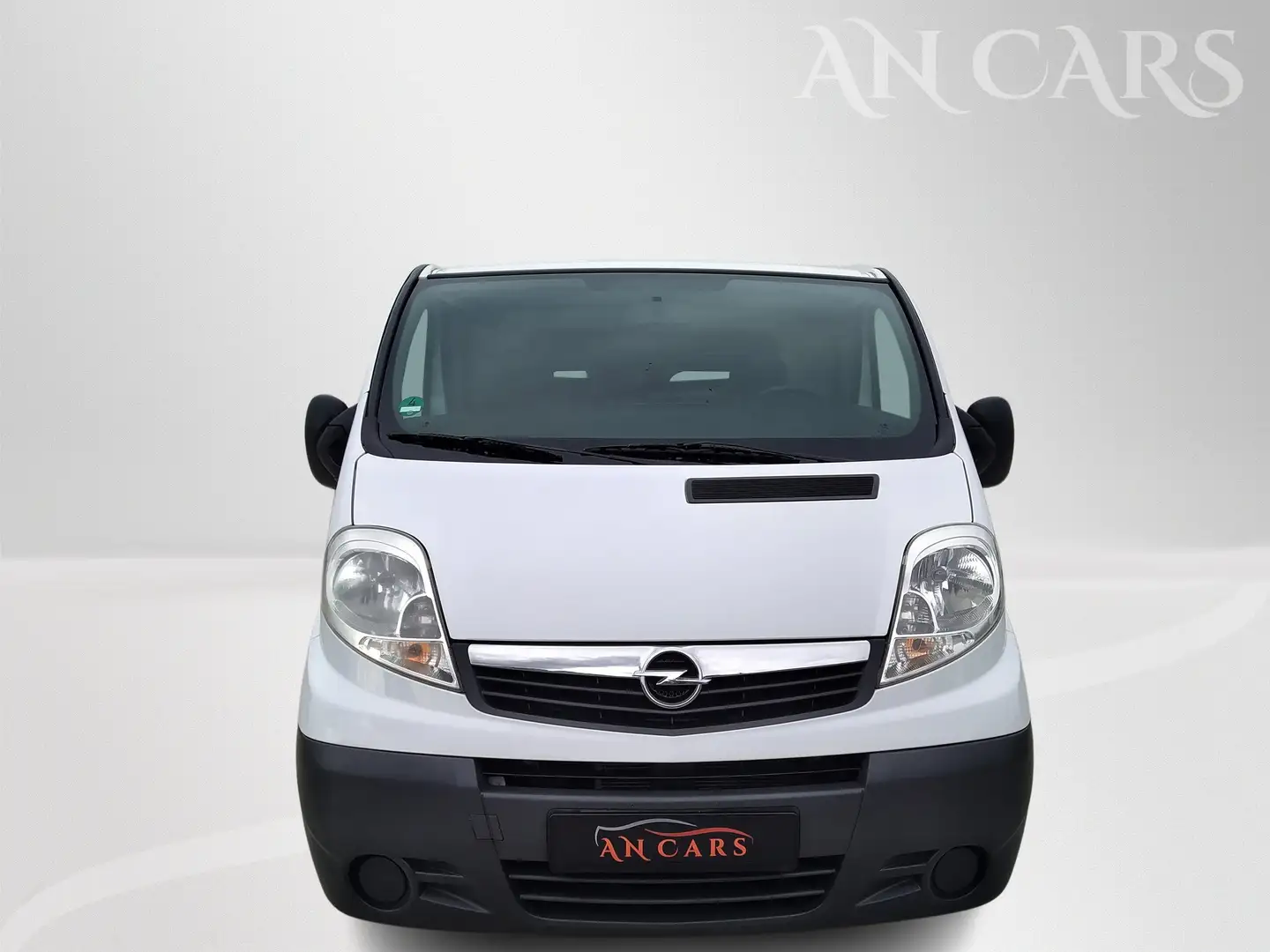 Opel Vivaro 2.0 Benzin Klima TÜV und Service neu Bílá - 2