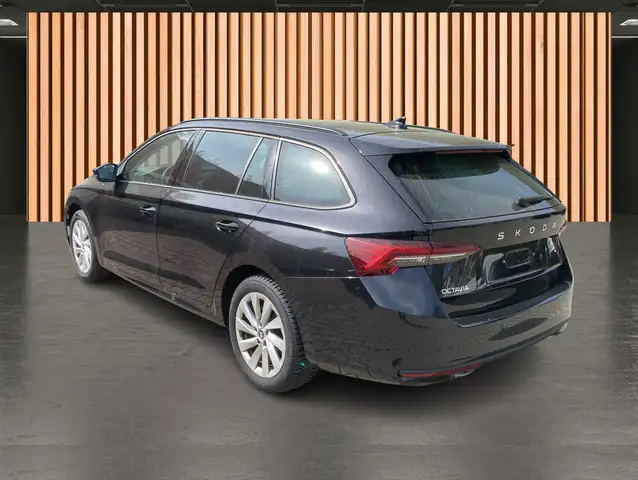 Skoda Octavia view 8