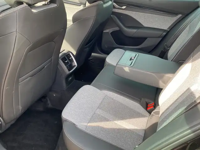 Skoda Octavia view 9