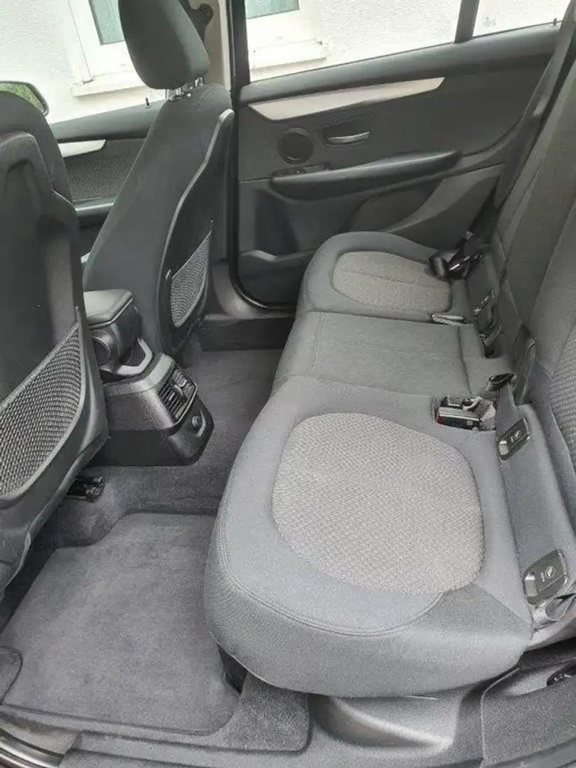 BMW 218 218d Gran Tourer Advantage Schwarz - 2