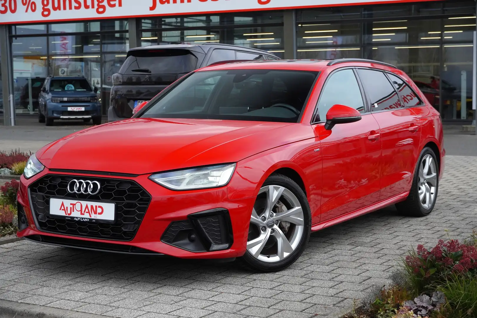 Audi A4 40 TFSI Avant S line LED Navi Panorama ACC Rot - 2