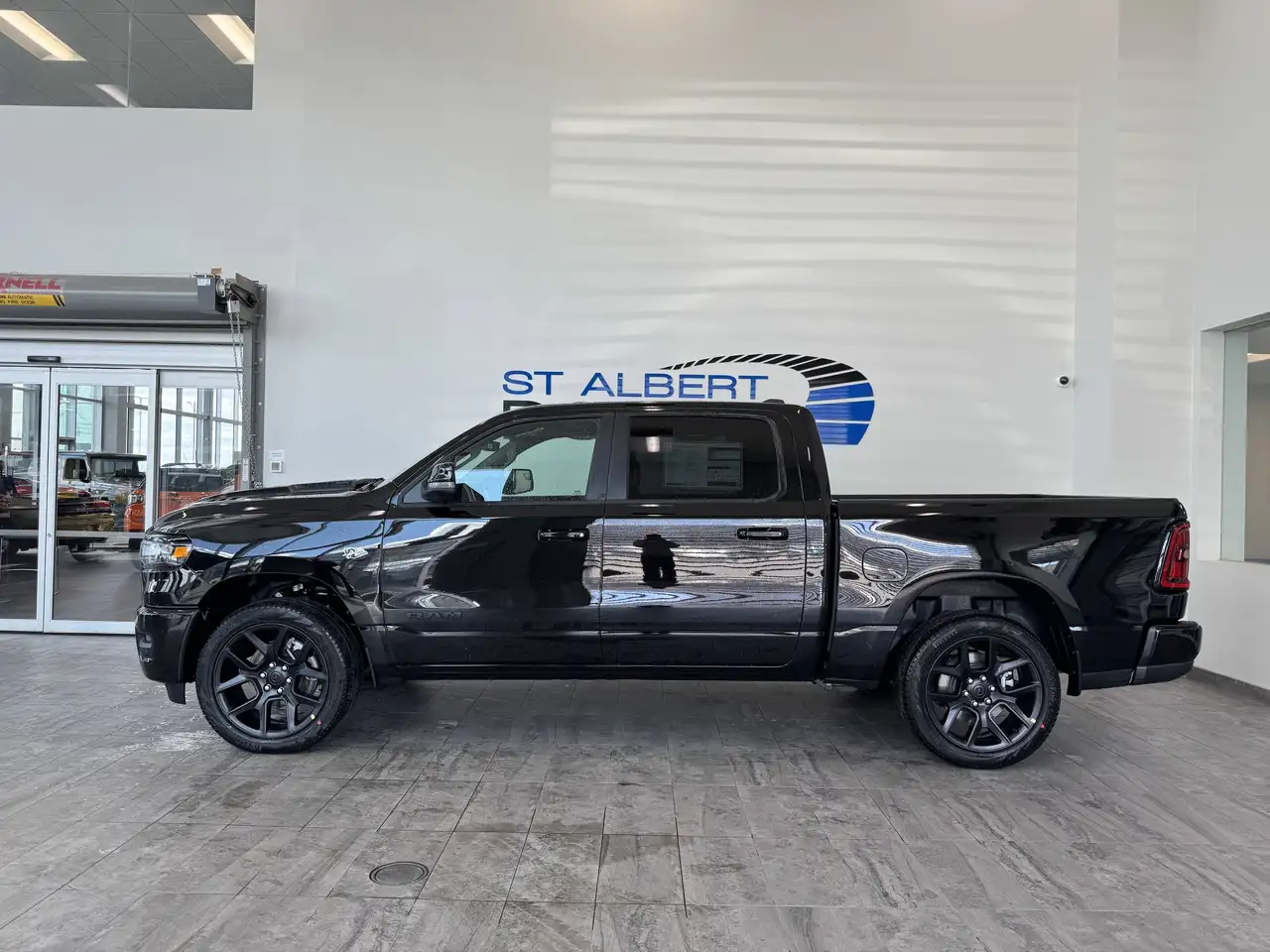 RAM 1500 снимка RAM 1500