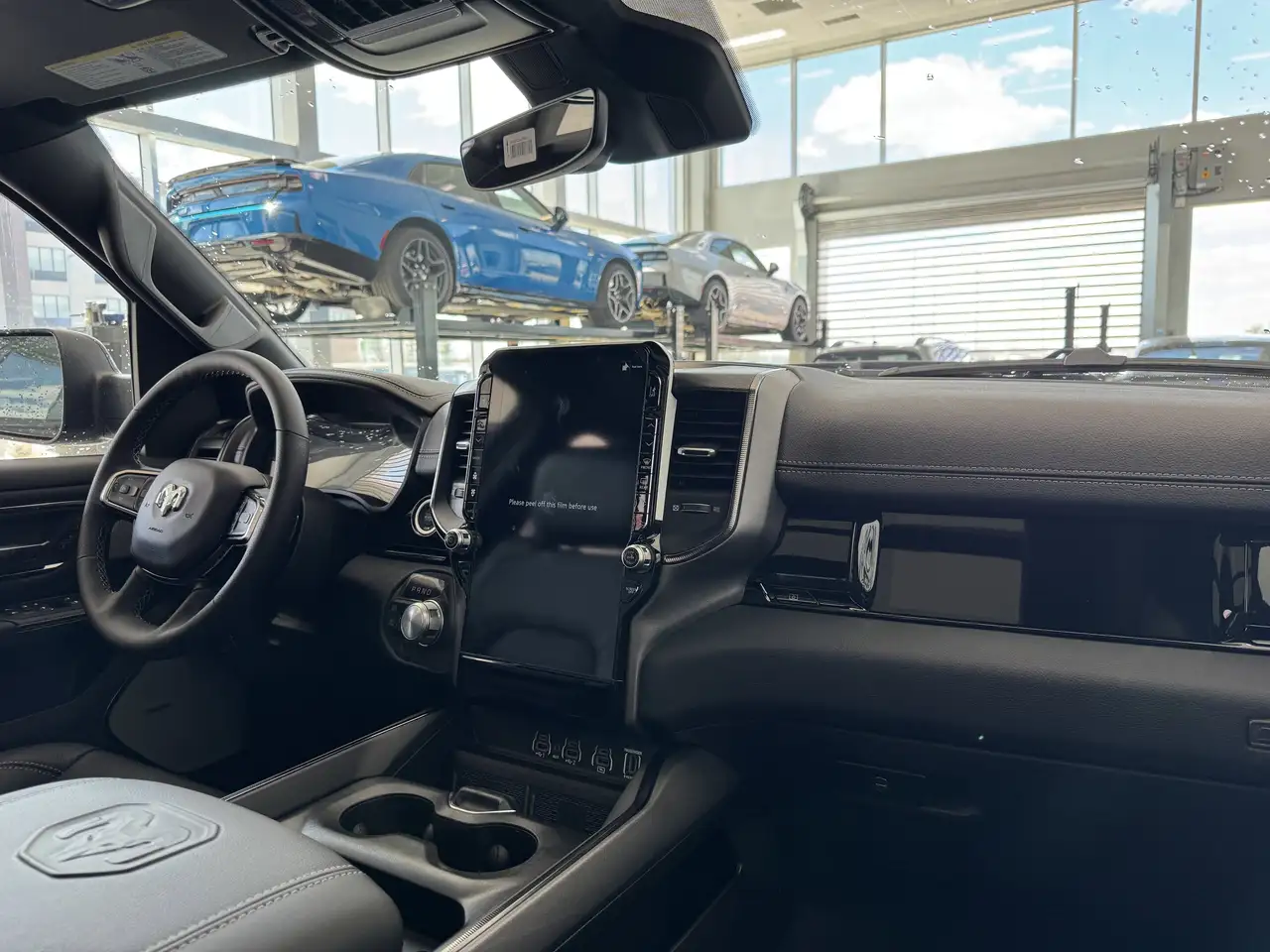 RAM 1500 снимка RAM 1500