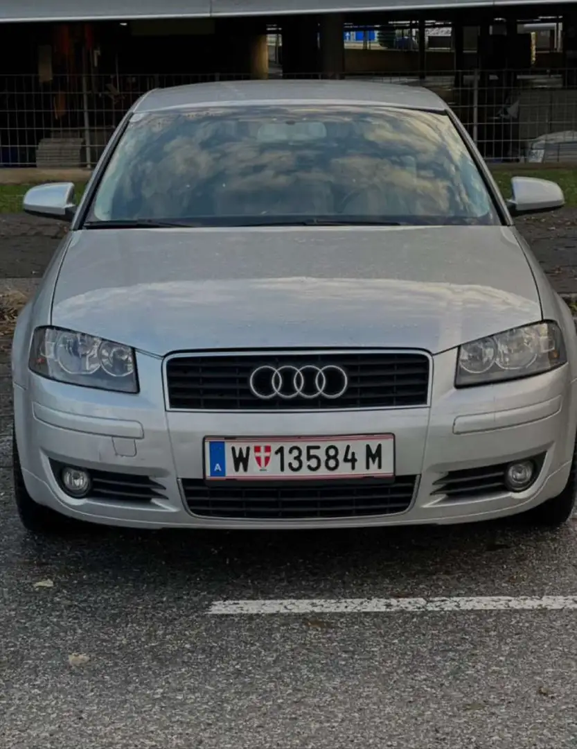 Audi A3 1,6 Ambiente Silber - 1