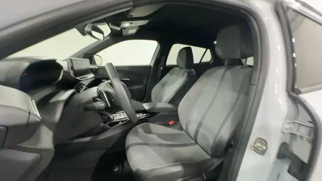 Peugeot 2008 view 11