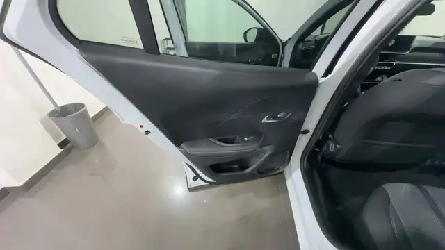 Peugeot 2008 view 12