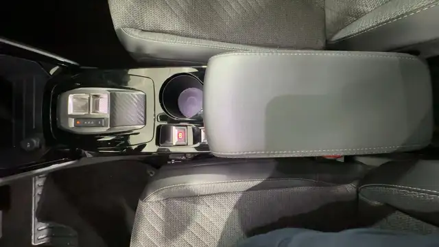 Peugeot 2008 view 18