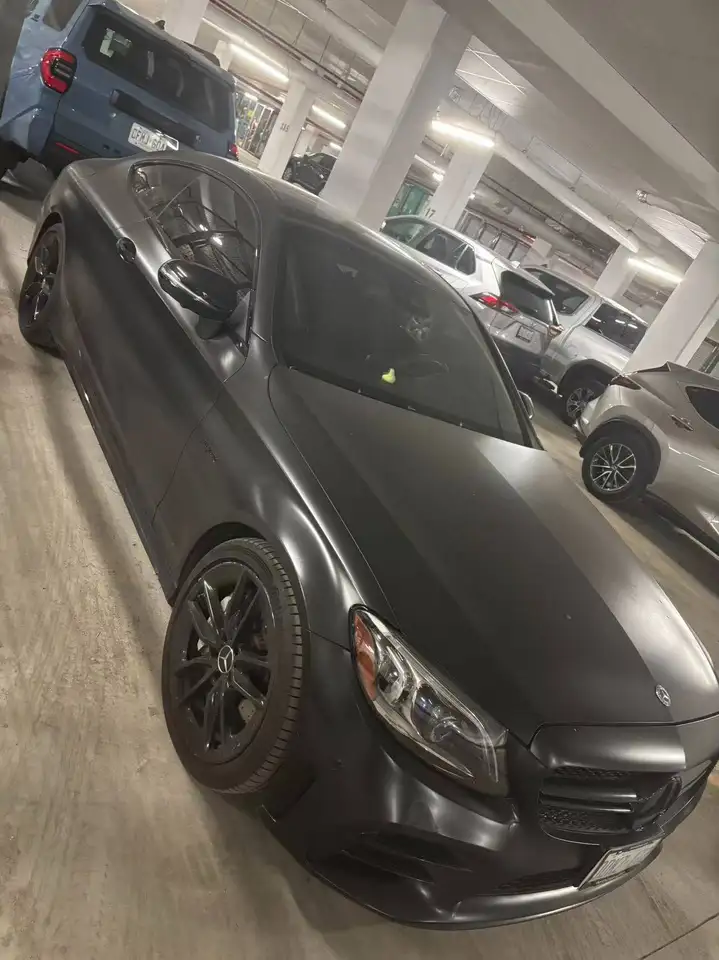 Mercedes-Benz C-Class снимка Mercedes-Benz C-Class