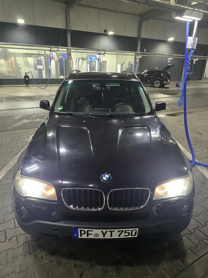 BMW X3 3.0d — photo 1 of 17