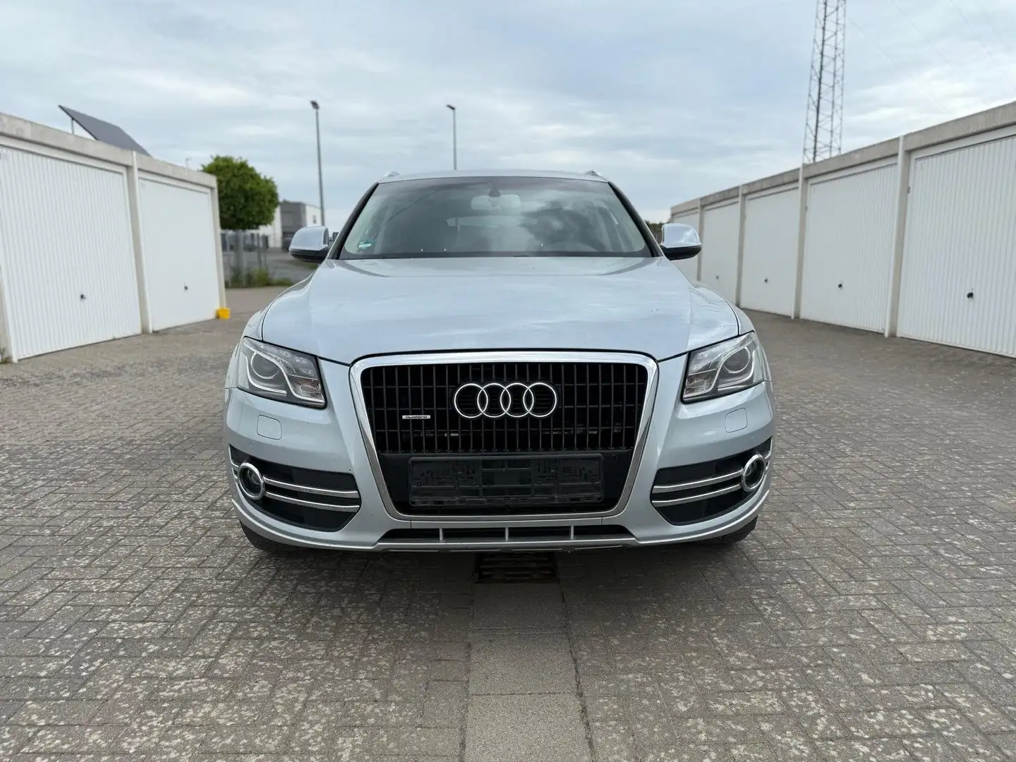 Audi Q5 2.0 TFSI hybrid quattro Gris - 2