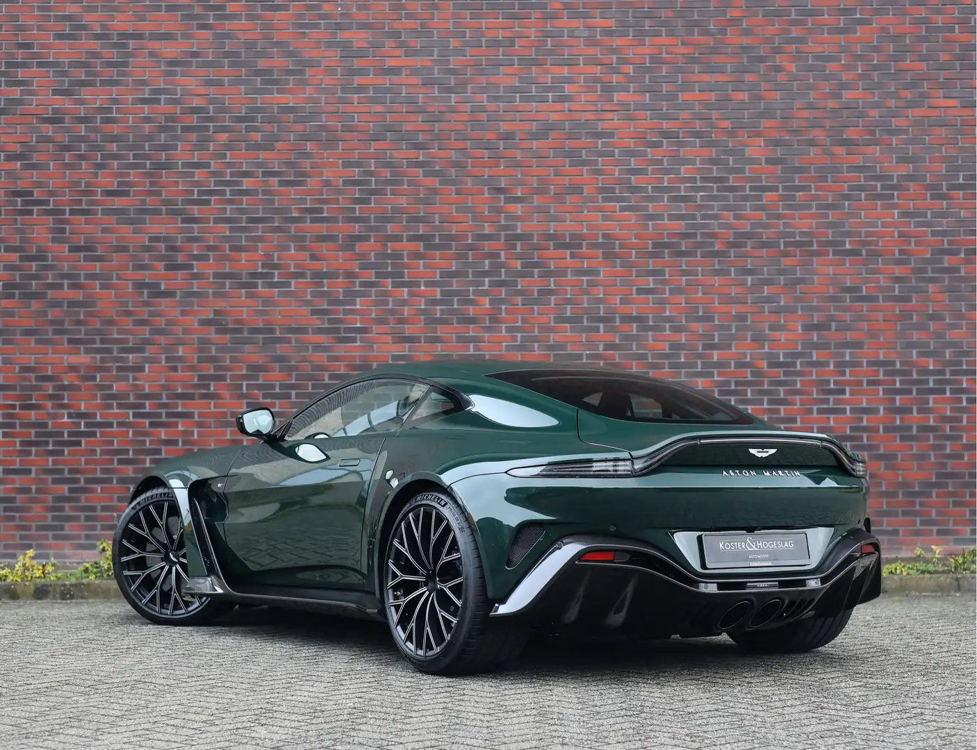 Aston Martin Vantage 5.2 V12 | AM Heritage Green - 1/333 Grün - 2