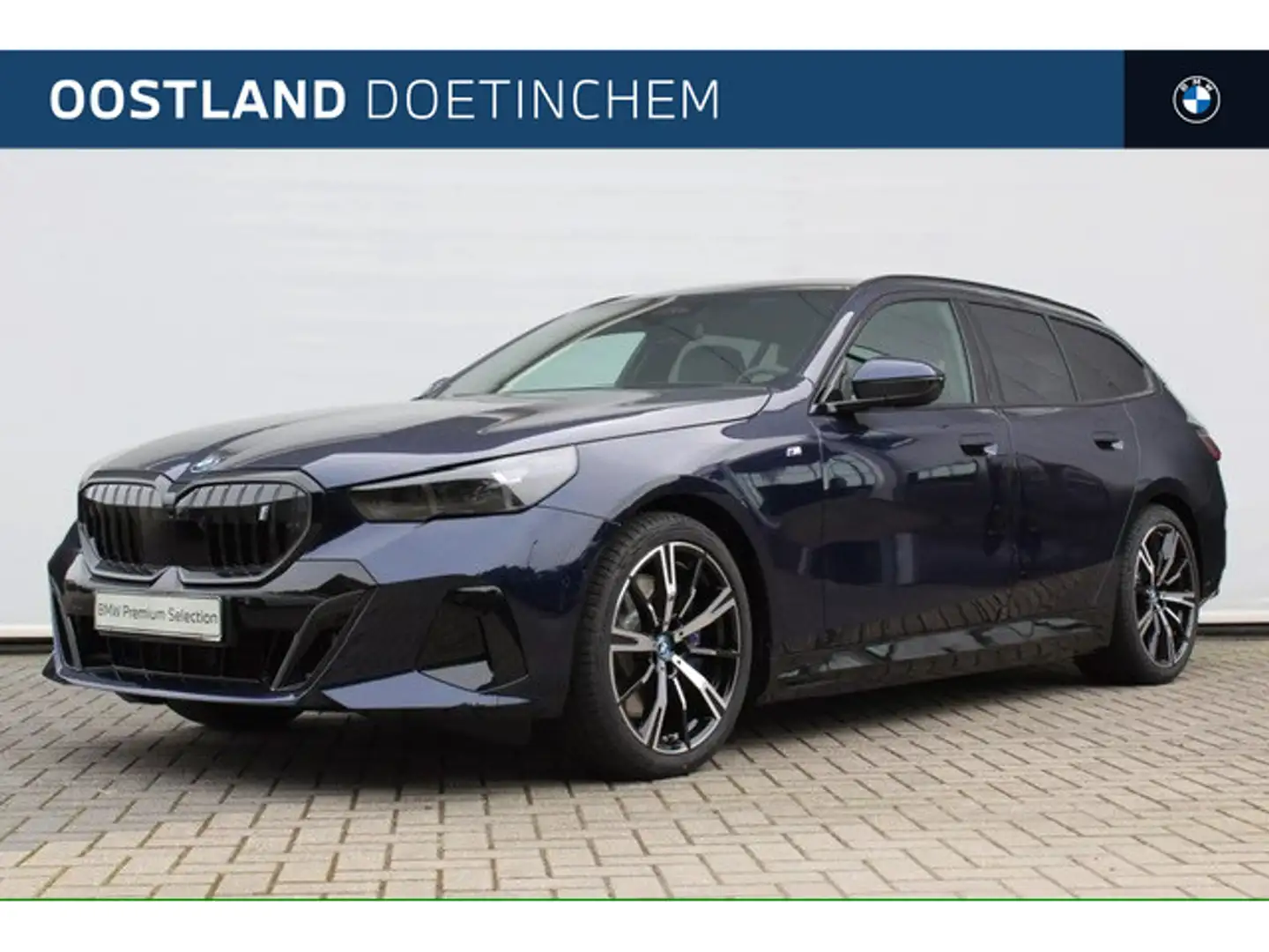 BMW i5 eDrive40 M Sport / Panoramadak / Trekhaak / Parkin Blauw - 1