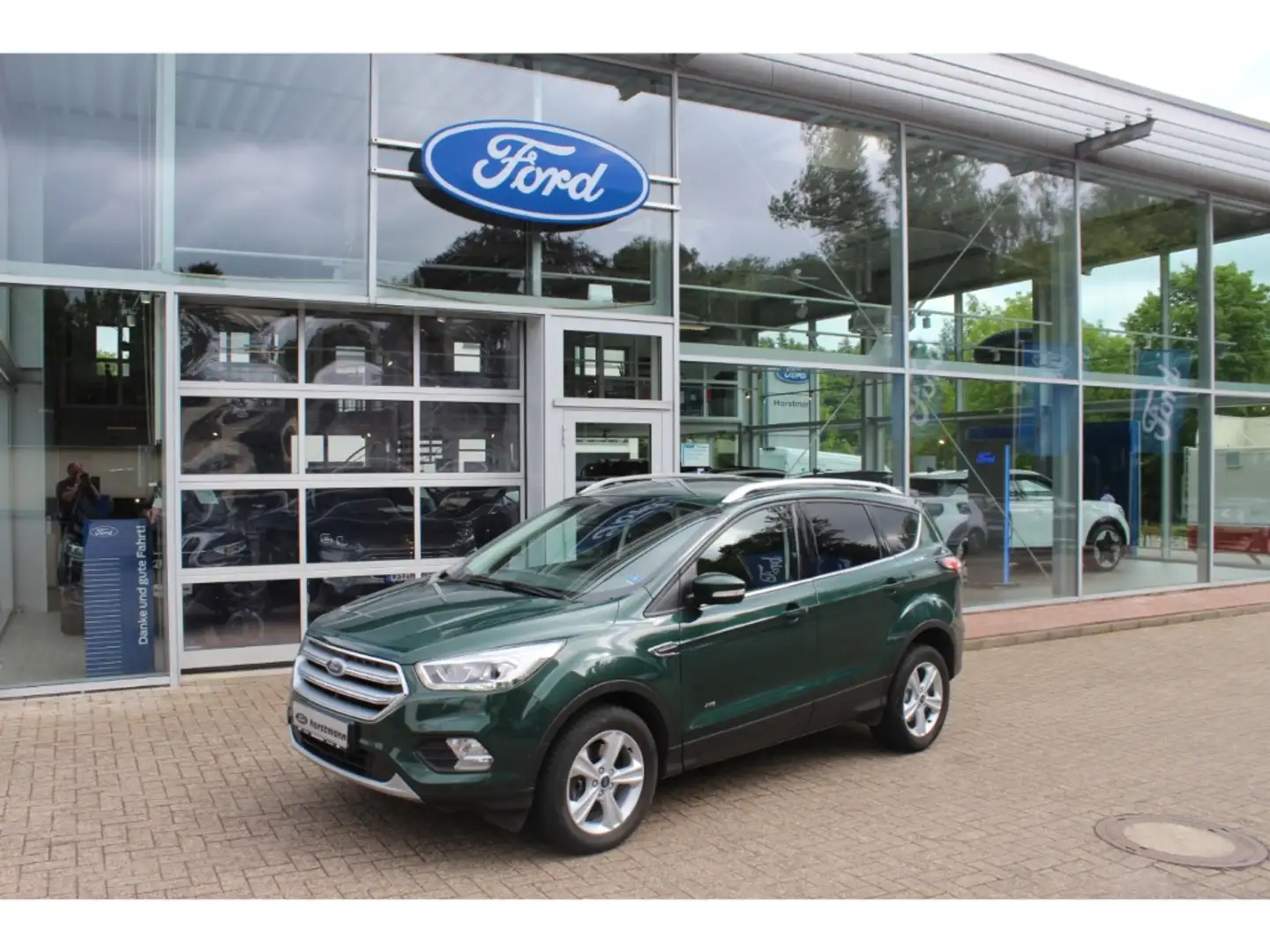 Ford Kuga TITANIUM ALLRAD, NAVI, PDC, AHK, BEH. WSS & SITZE Verde - 1