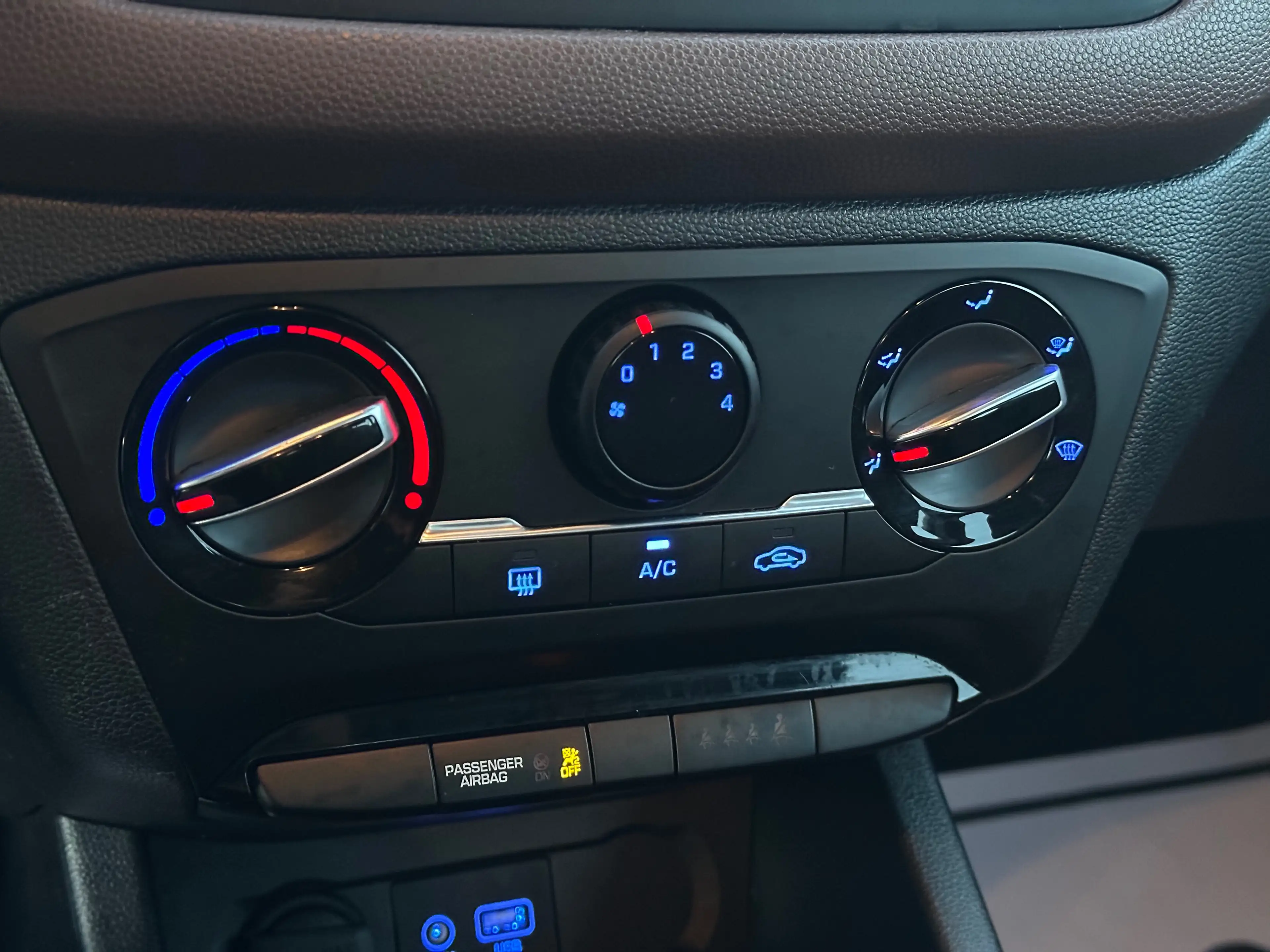 Hyundai i20 i20 1.0 T-GDi Twist Special Edition Play — photo 15