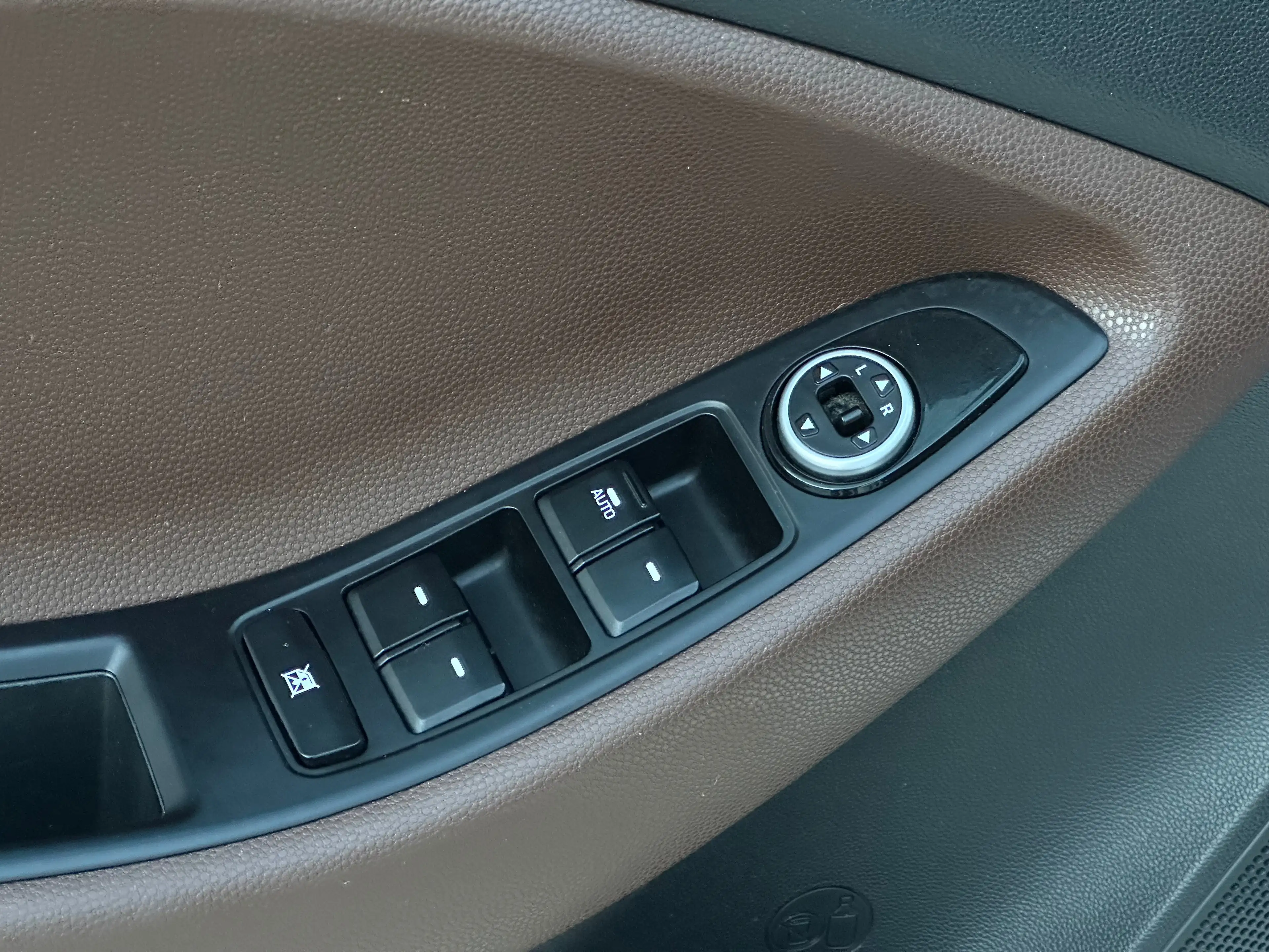 Hyundai i20 i20 1.0 T-GDi Twist Special Edition Play — photo 12