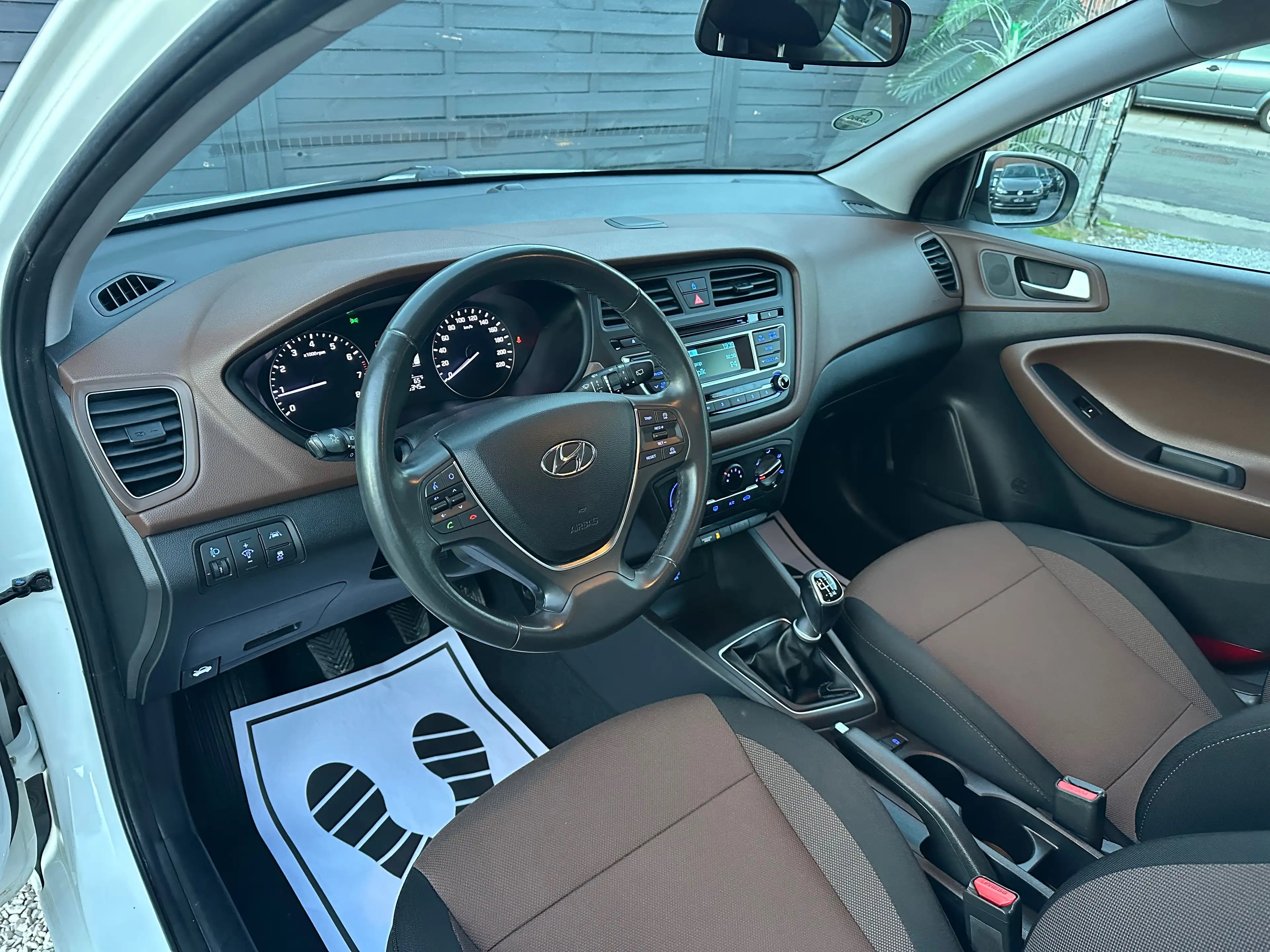 Hyundai i20 i20 1.0 T-GDi Twist Special Edition Play — photo 7