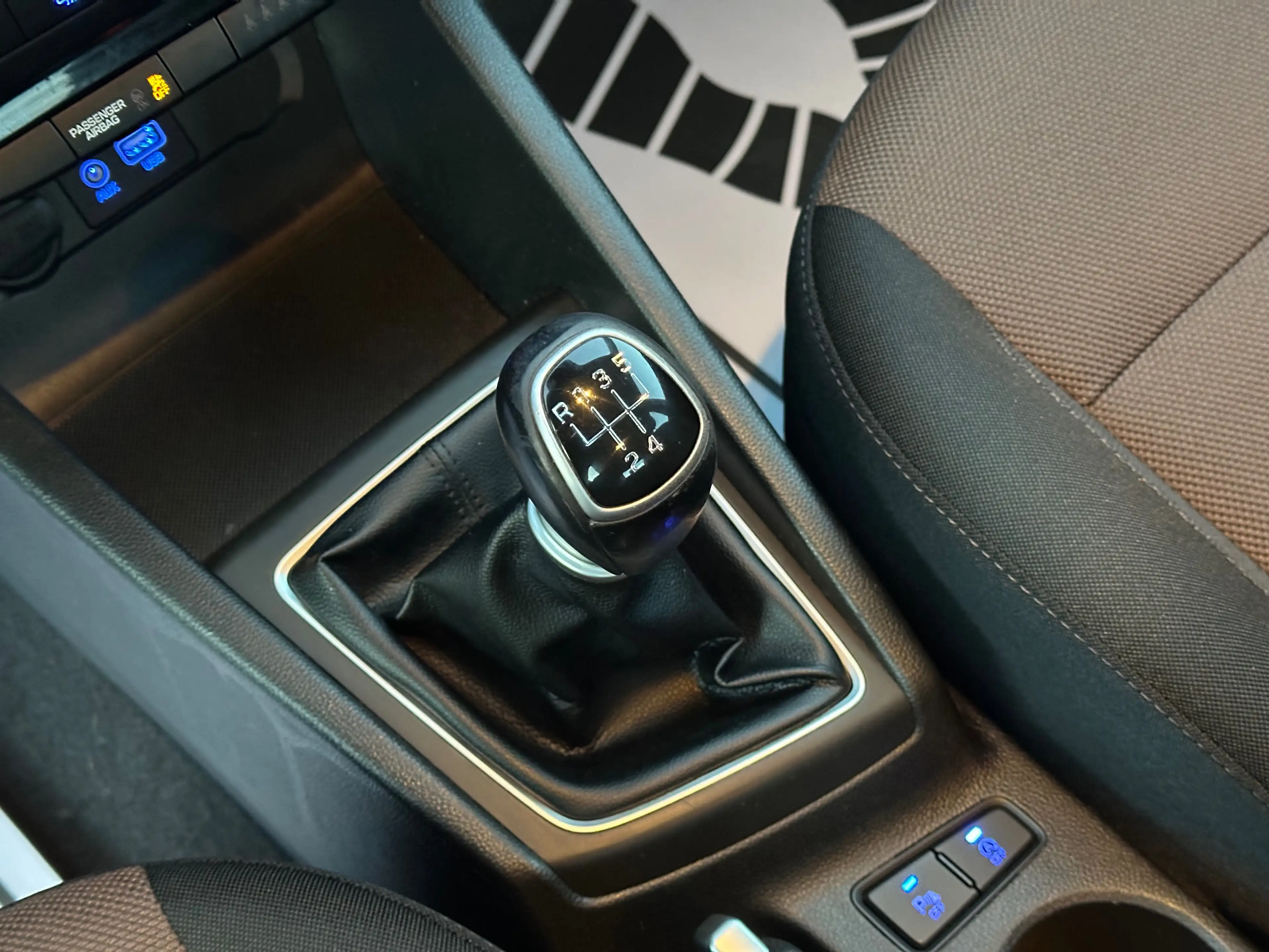 Hyundai i20 i20 1.0 T-GDi Twist Special Edition Play — photo 13