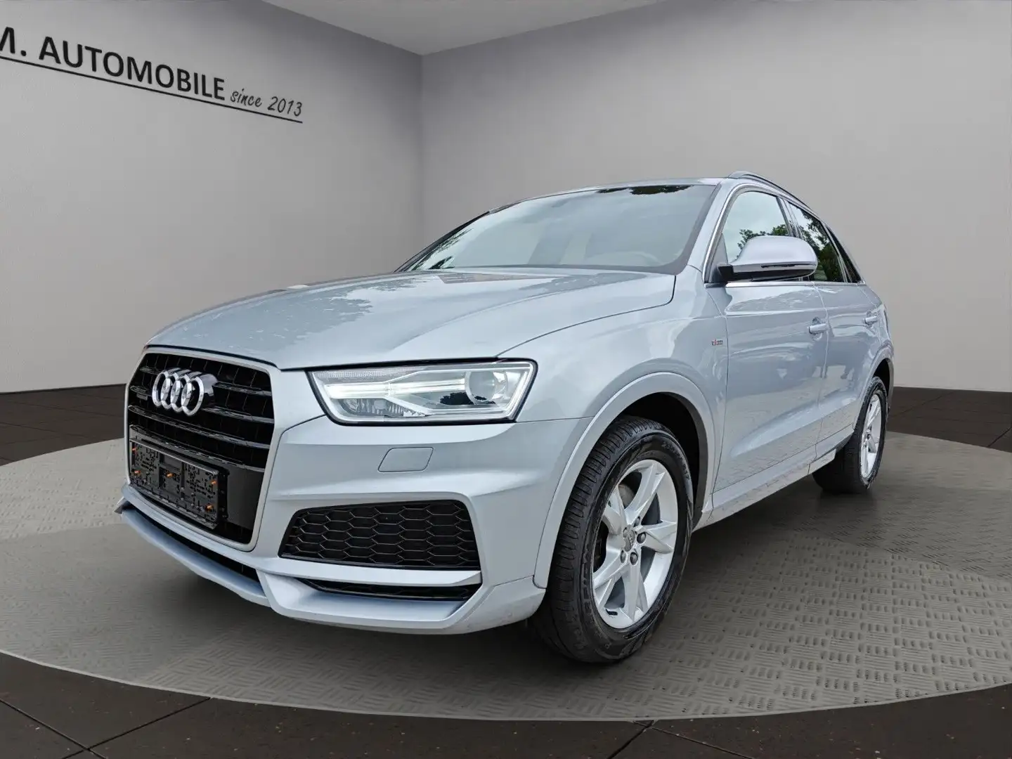 Audi Q3 sport 2,0 TDI quattro S-Line Navi Xenon Pano Silber - 1