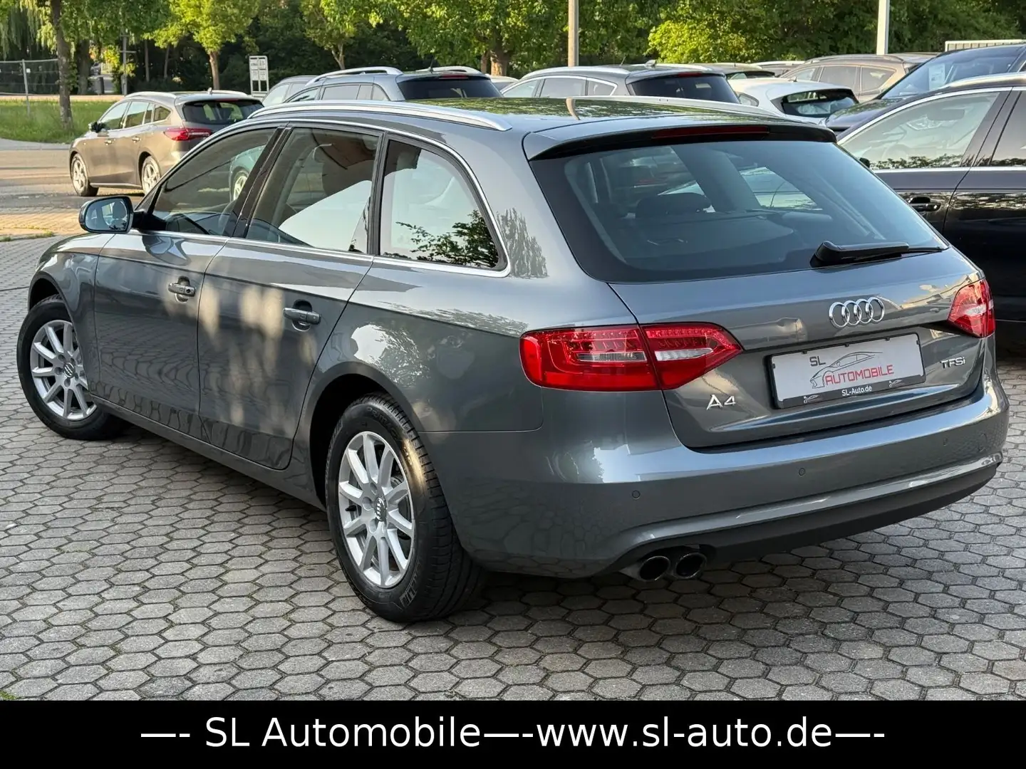 Audi A4 Avant 1,8 TFSI Attraction 62.000 km. Bi-Xenon Grijs - 2