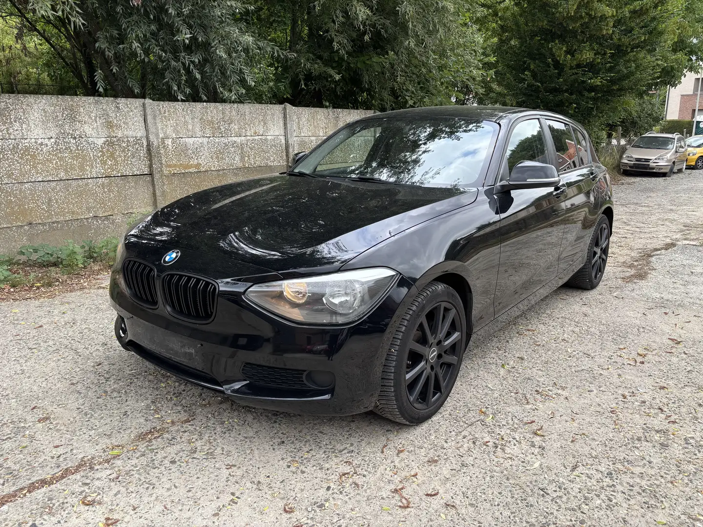 BMW 114 i Moteur entierement révisé état neuf! Noir - 1