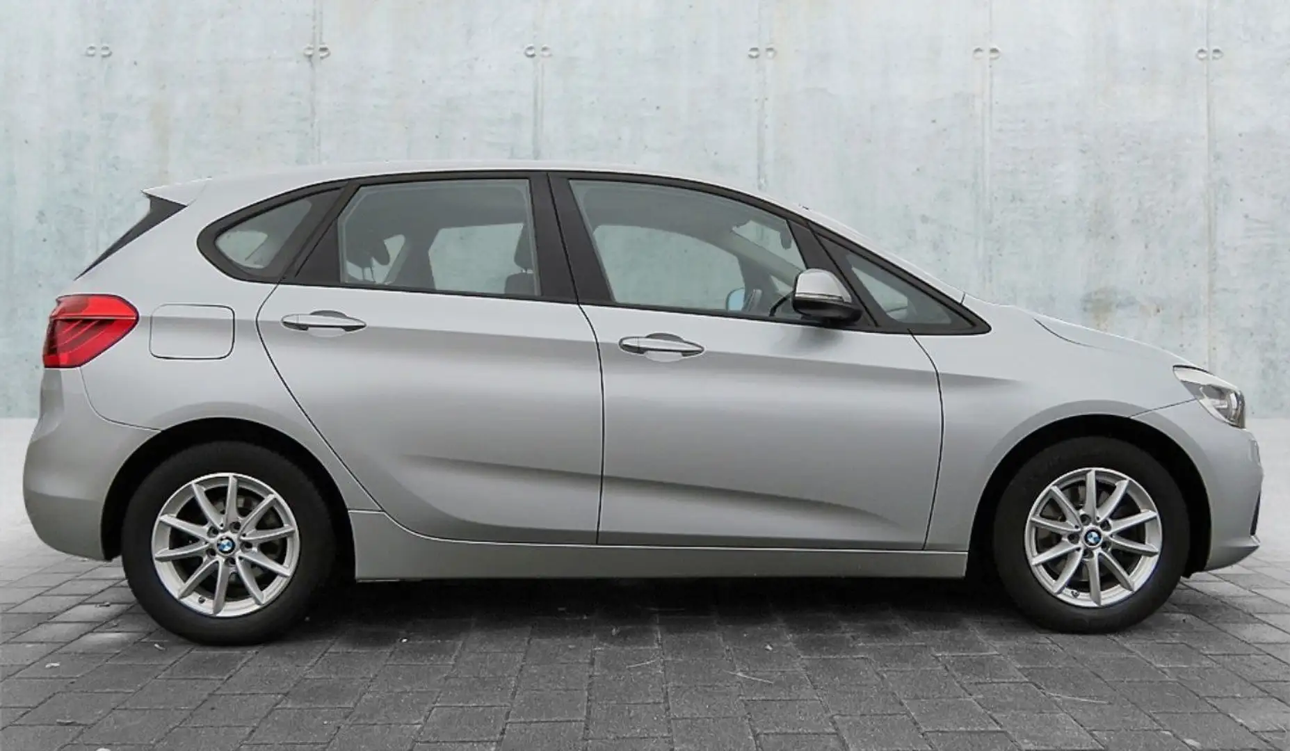 BMW 218 218i Active Tourer Aut. Silber - 2