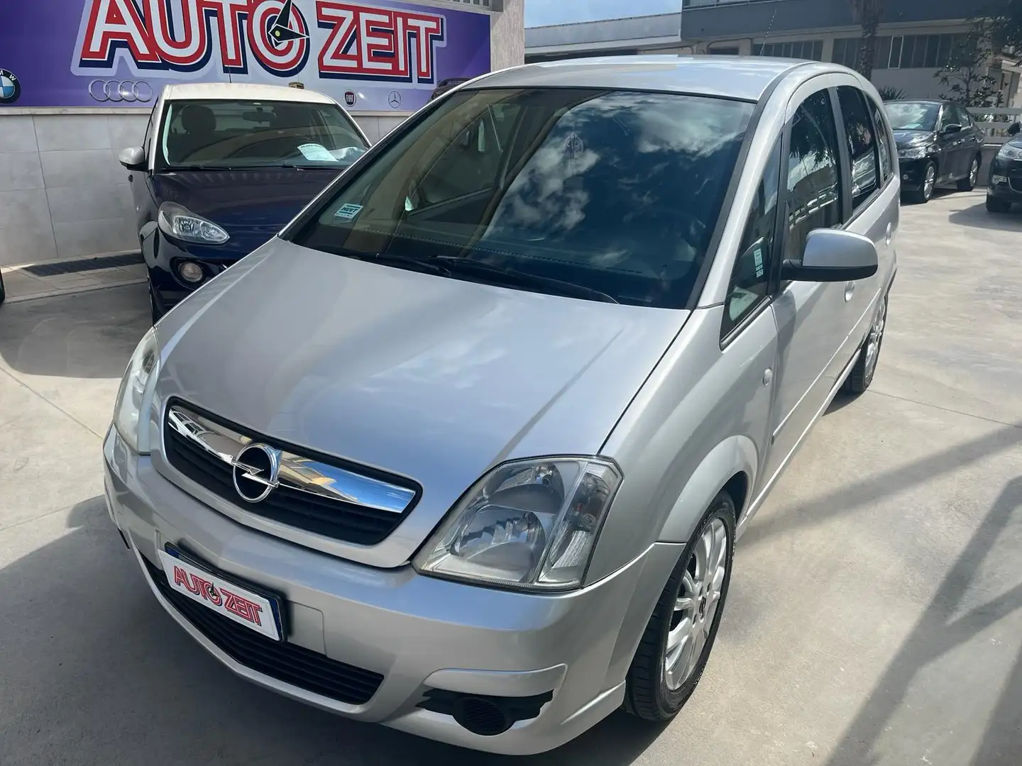 Opel Meriva Meriva 1.4 16v Club Gpl-tech Grau - 1