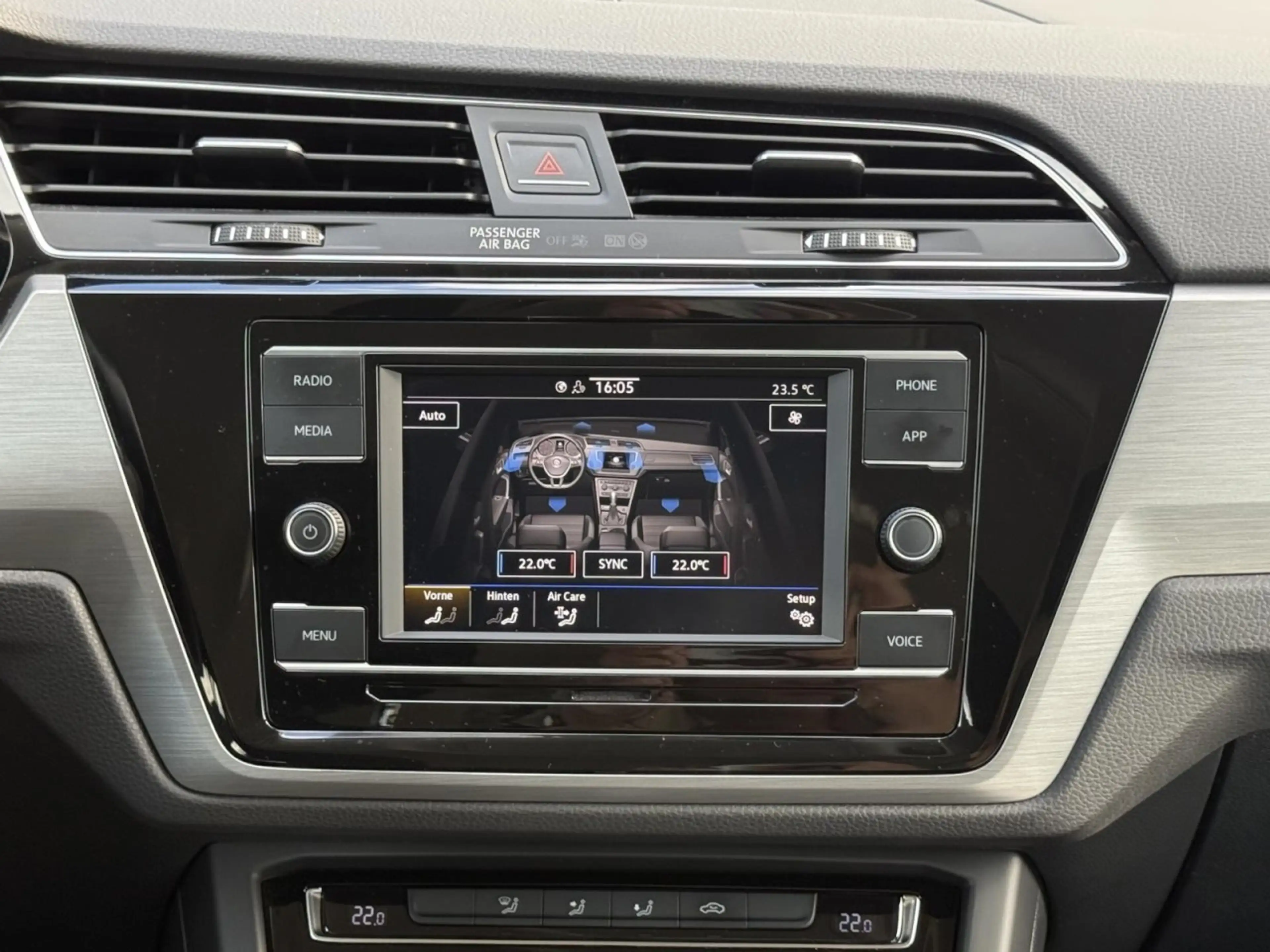 Volkswagen Touran Comfortline 1.5 TSI DSG AHK, APP, LED,ACC Klima — photo 11