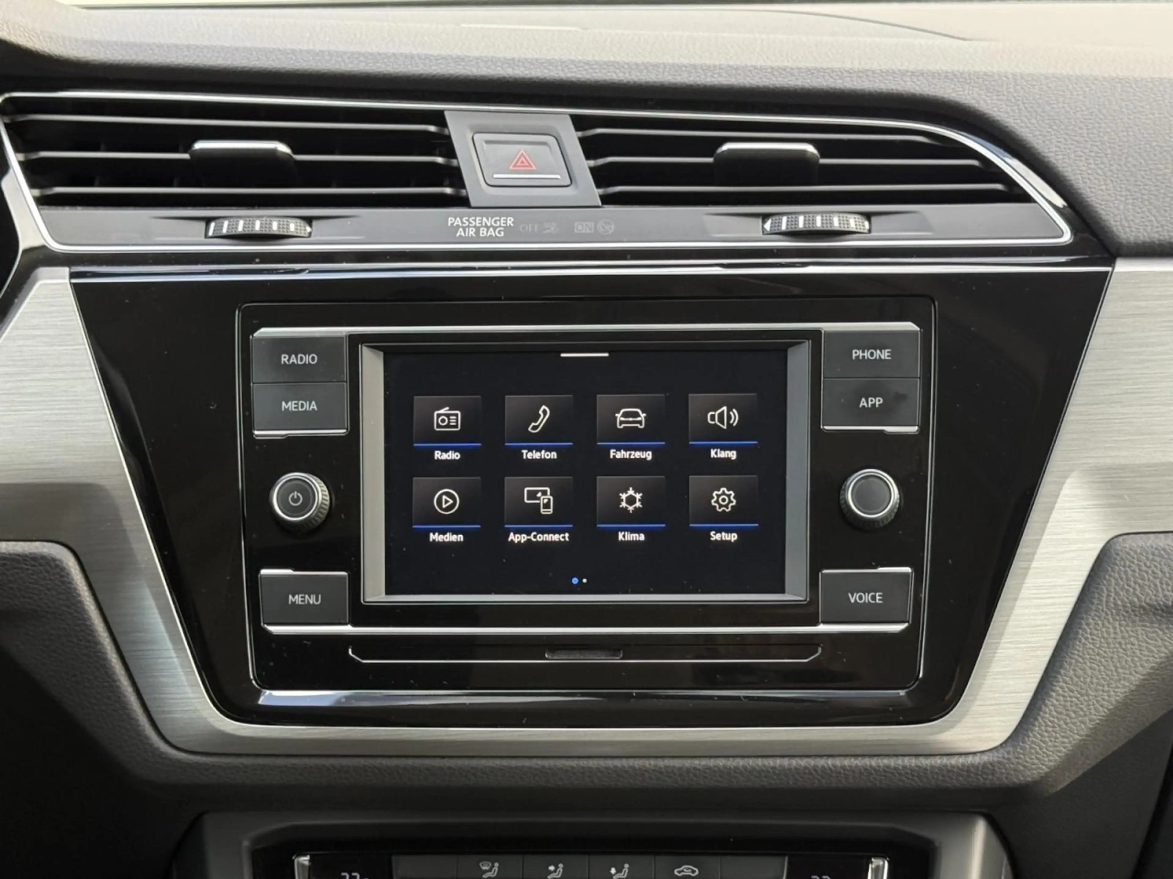 Volkswagen Touran Comfortline 1.5 TSI DSG AHK, APP, LED,ACC Klima — photo 10