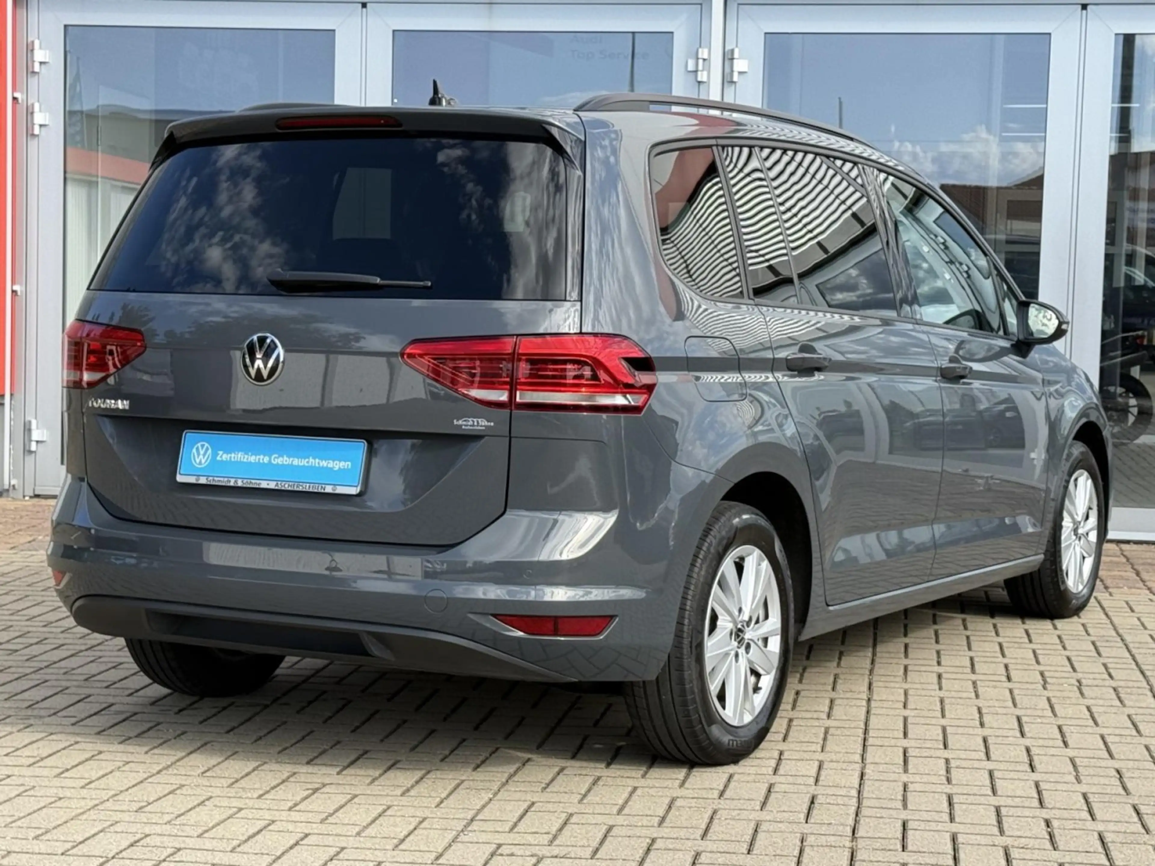 Volkswagen Touran Comfortline 1.5 TSI DSG AHK, APP, LED,ACC Klima — photo 4