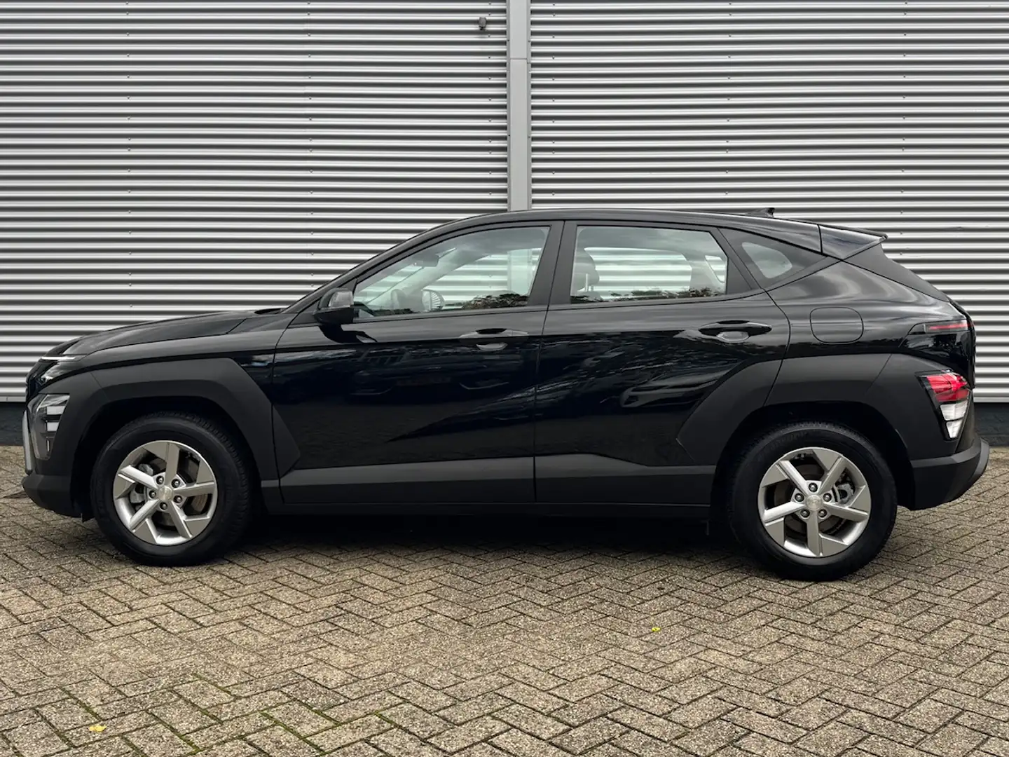 Hyundai KONA 1.6 GDI HEV 141pk DCT Comfort | Navigatie | Climat Schwarz - 2