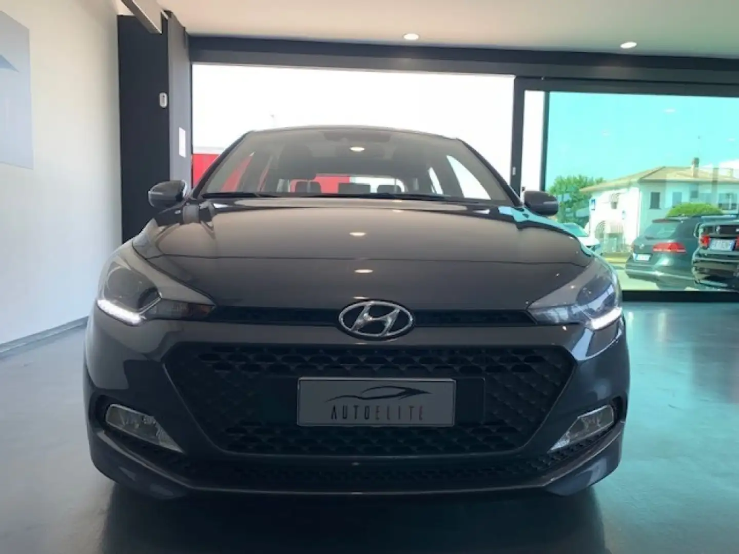 Hyundai i20 1.1 CRDi OK NEO-PAT 5 porte Go! PROMO Grigio - 2