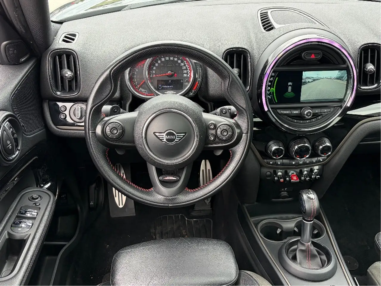 MINI Countryman снимка MINI Countryman
