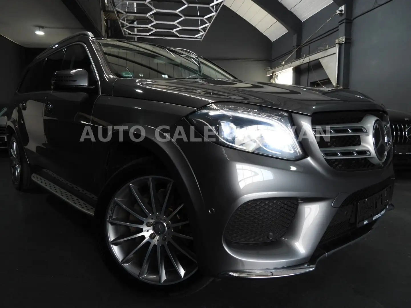 Mercedes-Benz GLS 350 D 4M AMG-LINE/LED/PANO/MEMORY/7-SITZER Grau - 2