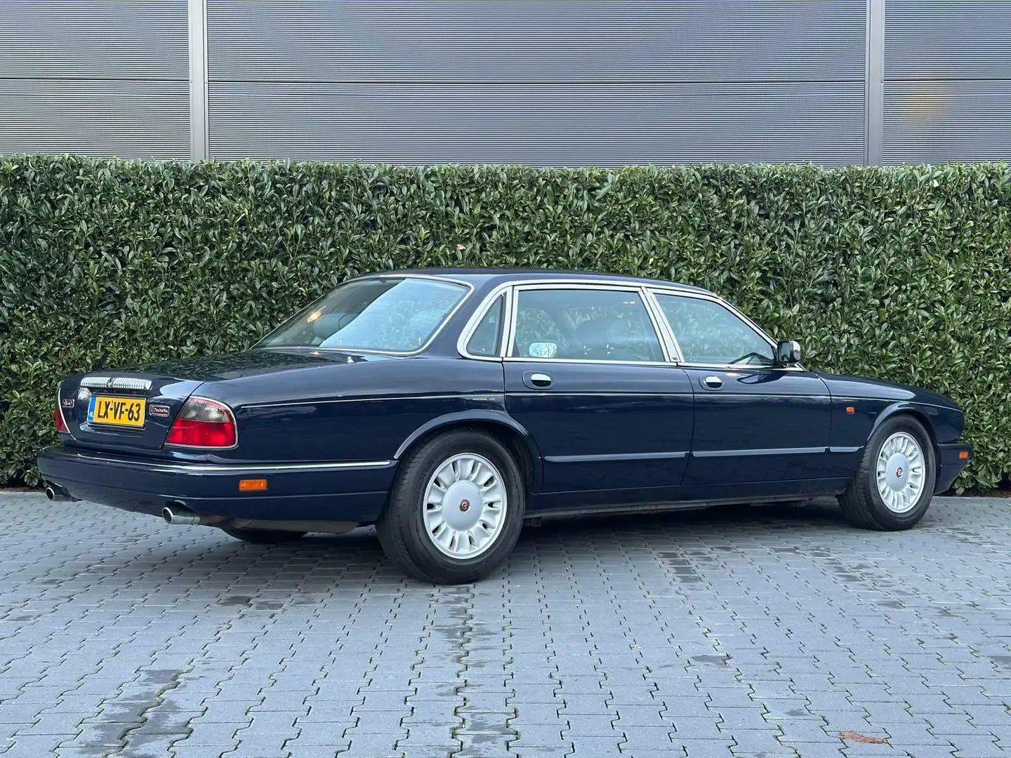Daimler Double Six 6.0 V12 LWB SPOTGOEDKOOP ,ORIGINEEL NL AUTO, NAP, Azul - 2