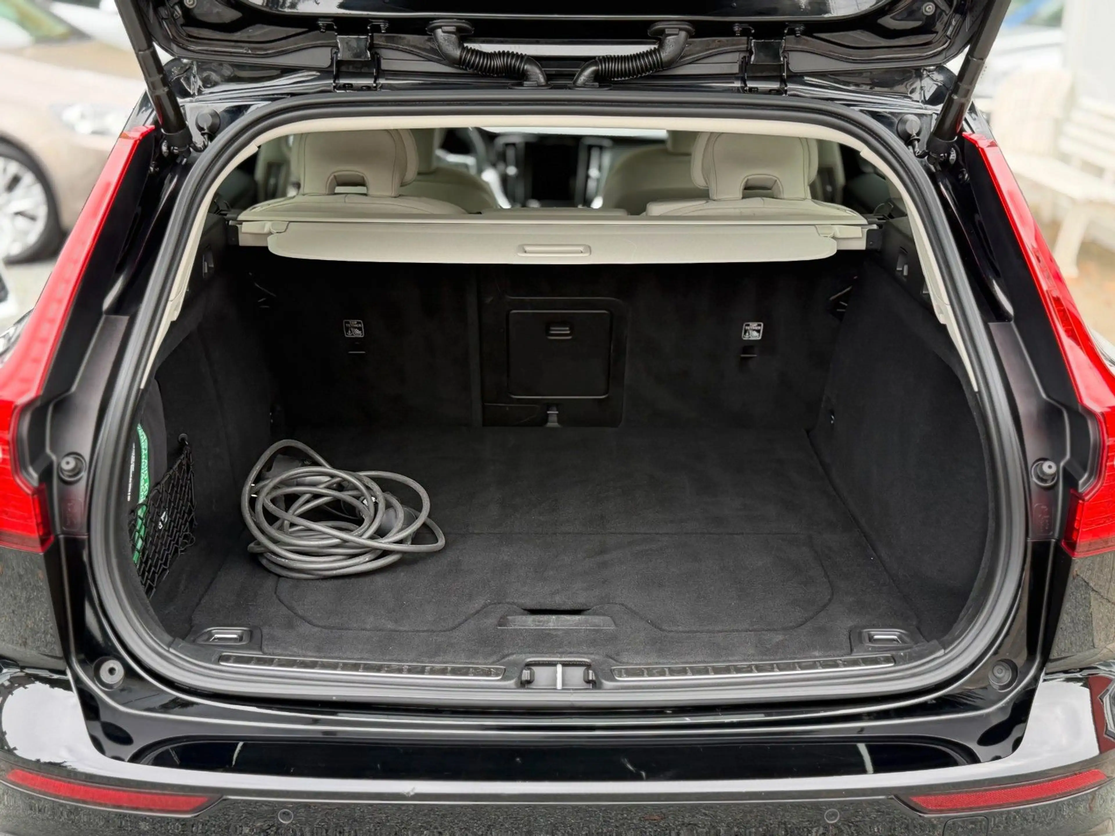 Volvo V60 T6 Recharge Core AWD KEYLESS*AHK*STANDHZG. — photo 6