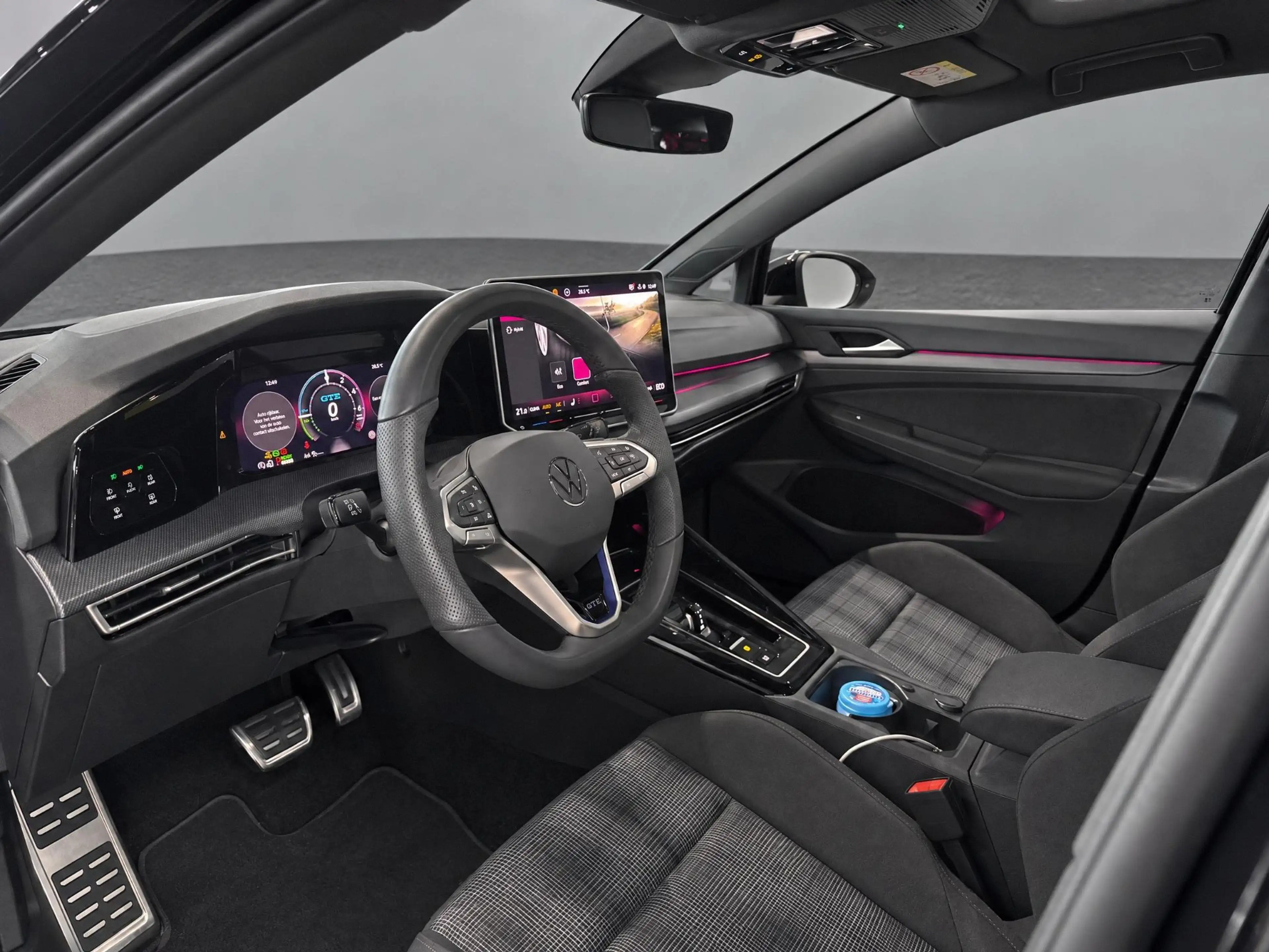 Volkswagen Golf GTE 1.5 eHybrid 272pk · Panoramadak · 360 Camera · Weg — photo 9