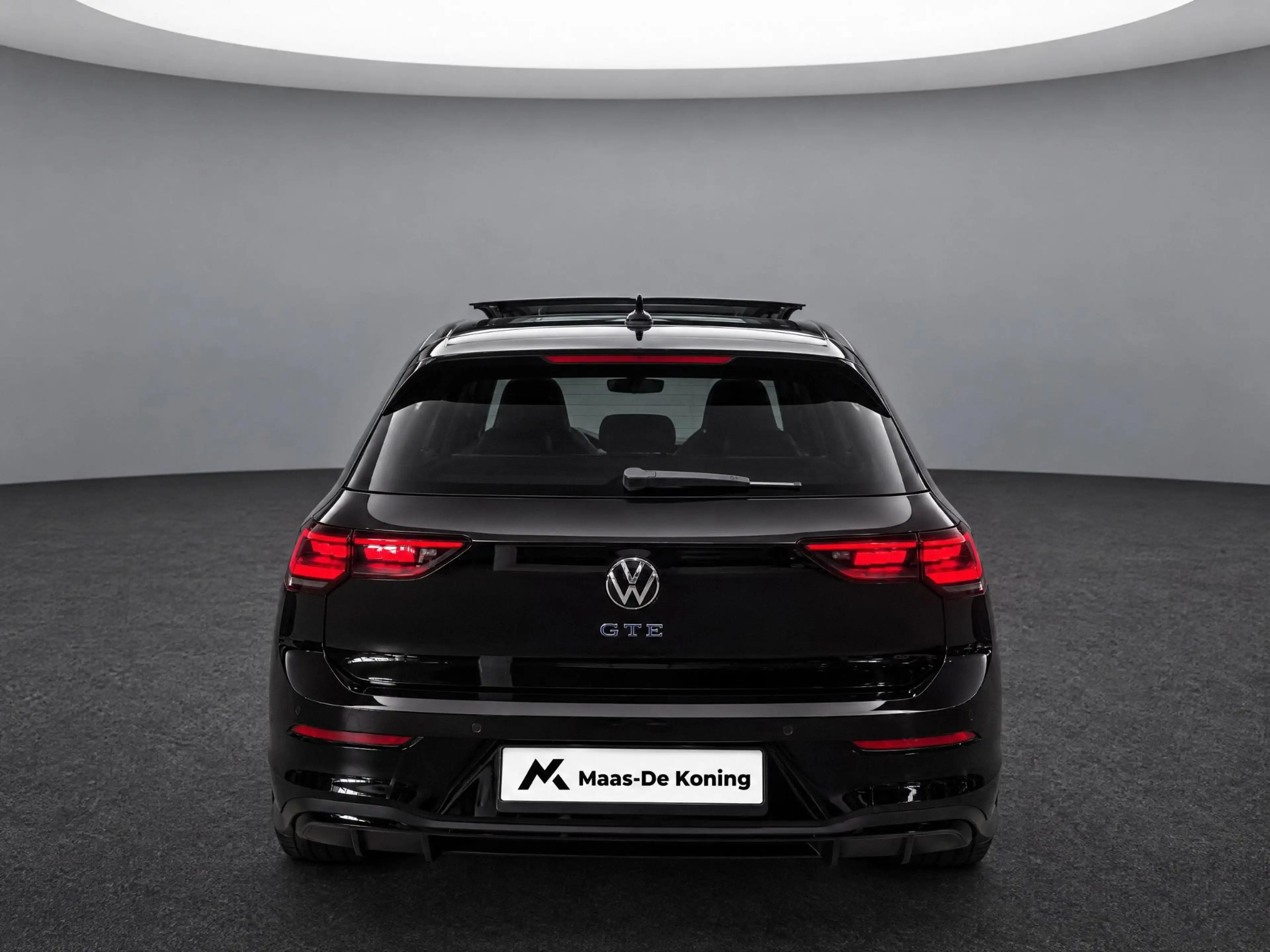Volkswagen Golf GTE 1.5 eHybrid 272pk · Panoramadak · 360 Camera · Weg — photo 4