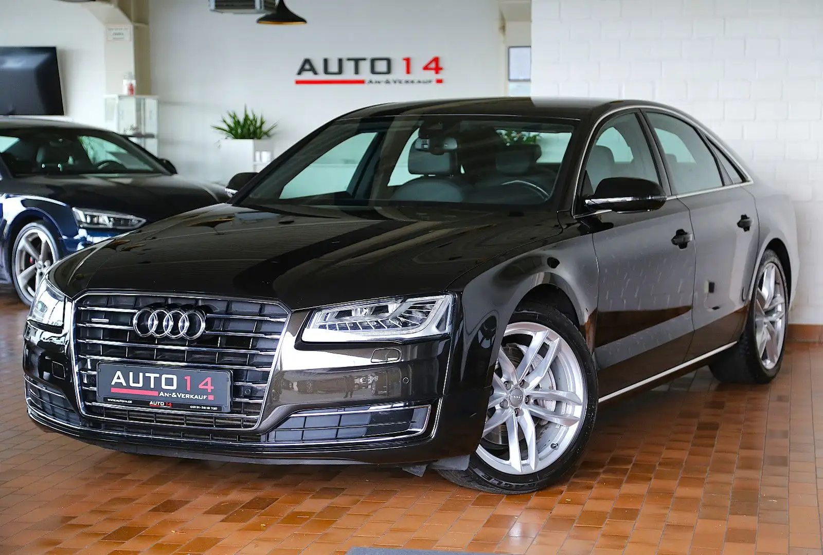 Audi A8 3.0 TDI quattro MMI LED Matrix DSP Kamera 20" Noir - 1
