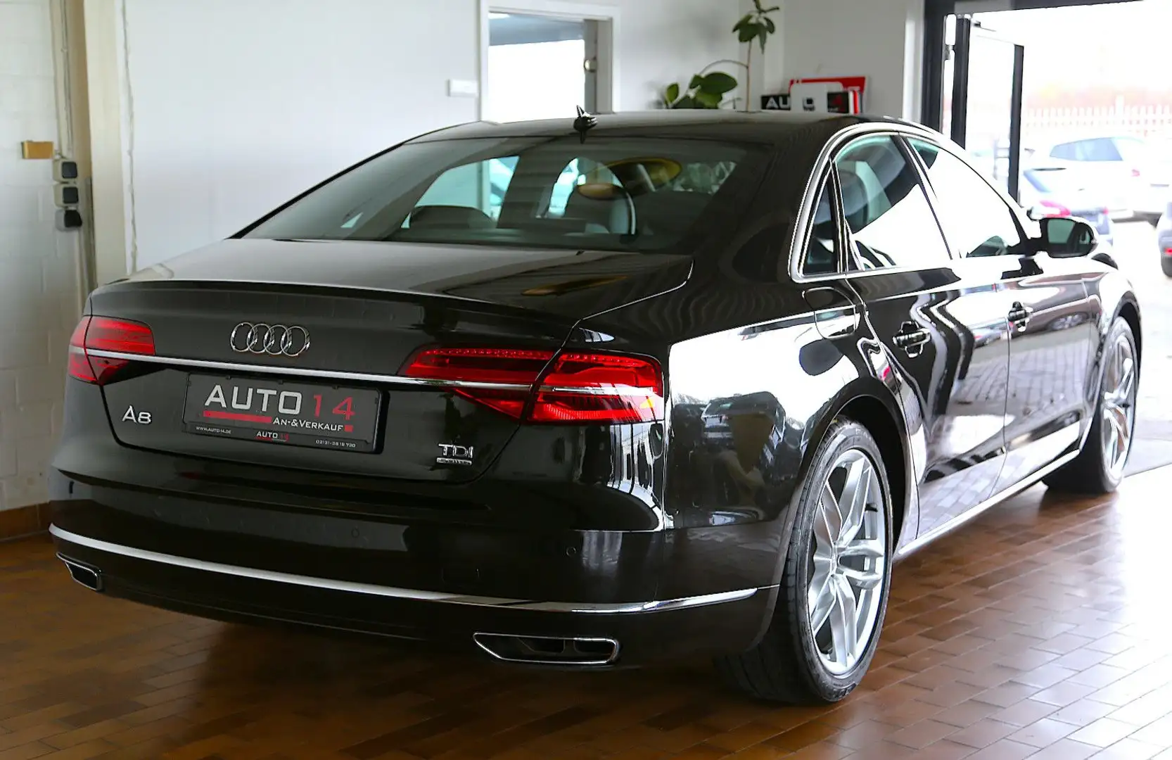 Audi A8 3.0 TDI quattro MMI LED Matrix DSP Kamera 20" Noir - 2