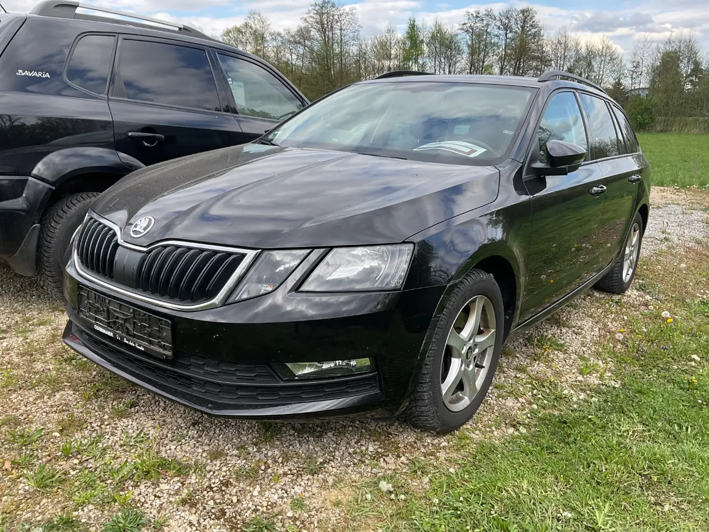 Skoda Octavia Combi TOUR 1.0TSI NAVI.SITZHZG.BLUETOOTH.SMART-LIN Zwart - 2