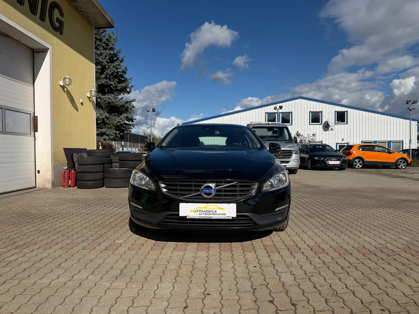 Volvo V60 2.0 Diesel 150 PS Schwarz - 1