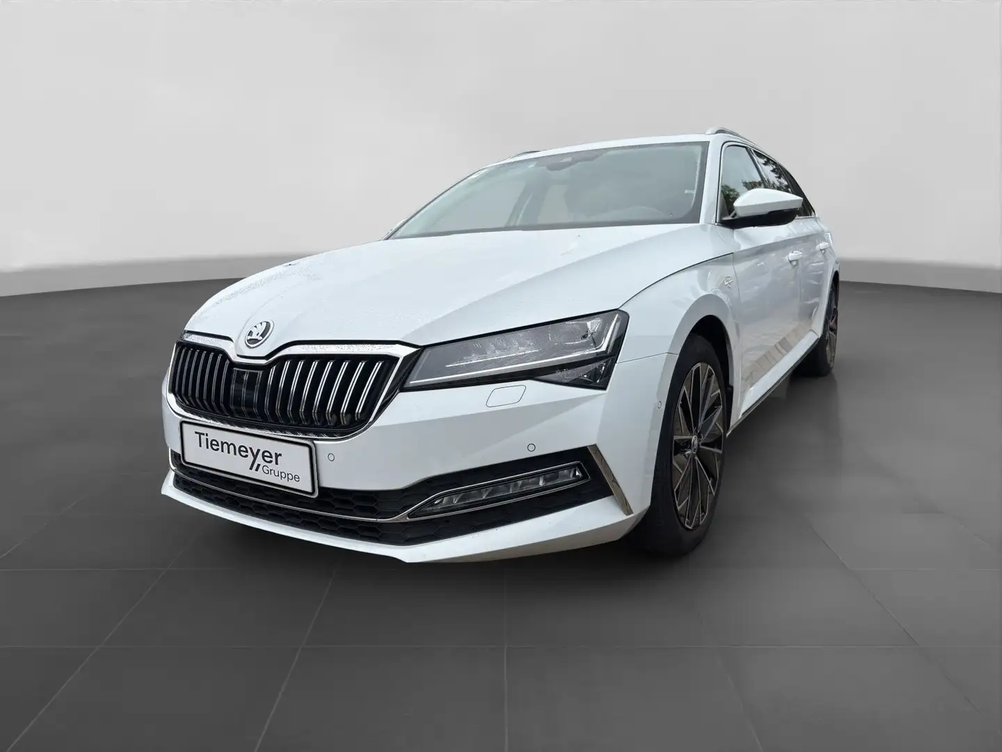 Skoda Superb Combi 2.0 TDI DSG L&K PANO KLIMASITZE STH Weiß - 2