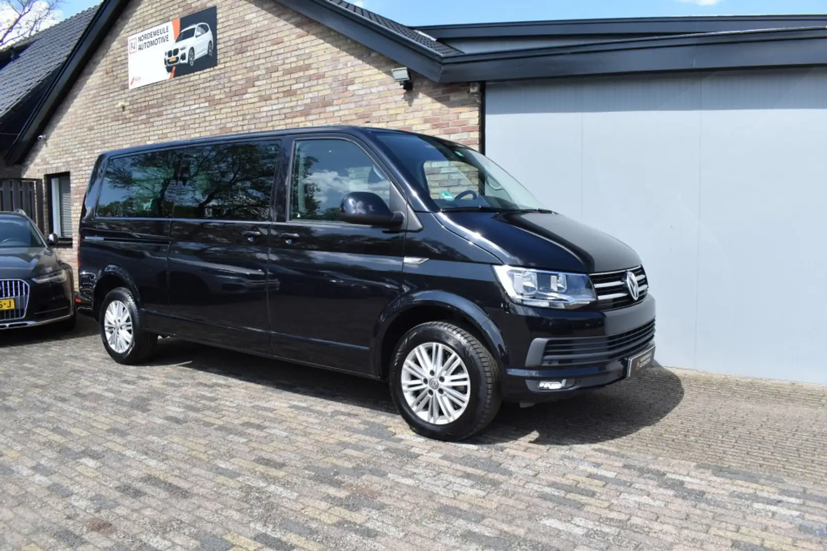 Volkswagen T6 Multivan 2.0 TDI L2H1 Comfortline, 7P, Cruise, Navi, AUT Zwart - 2