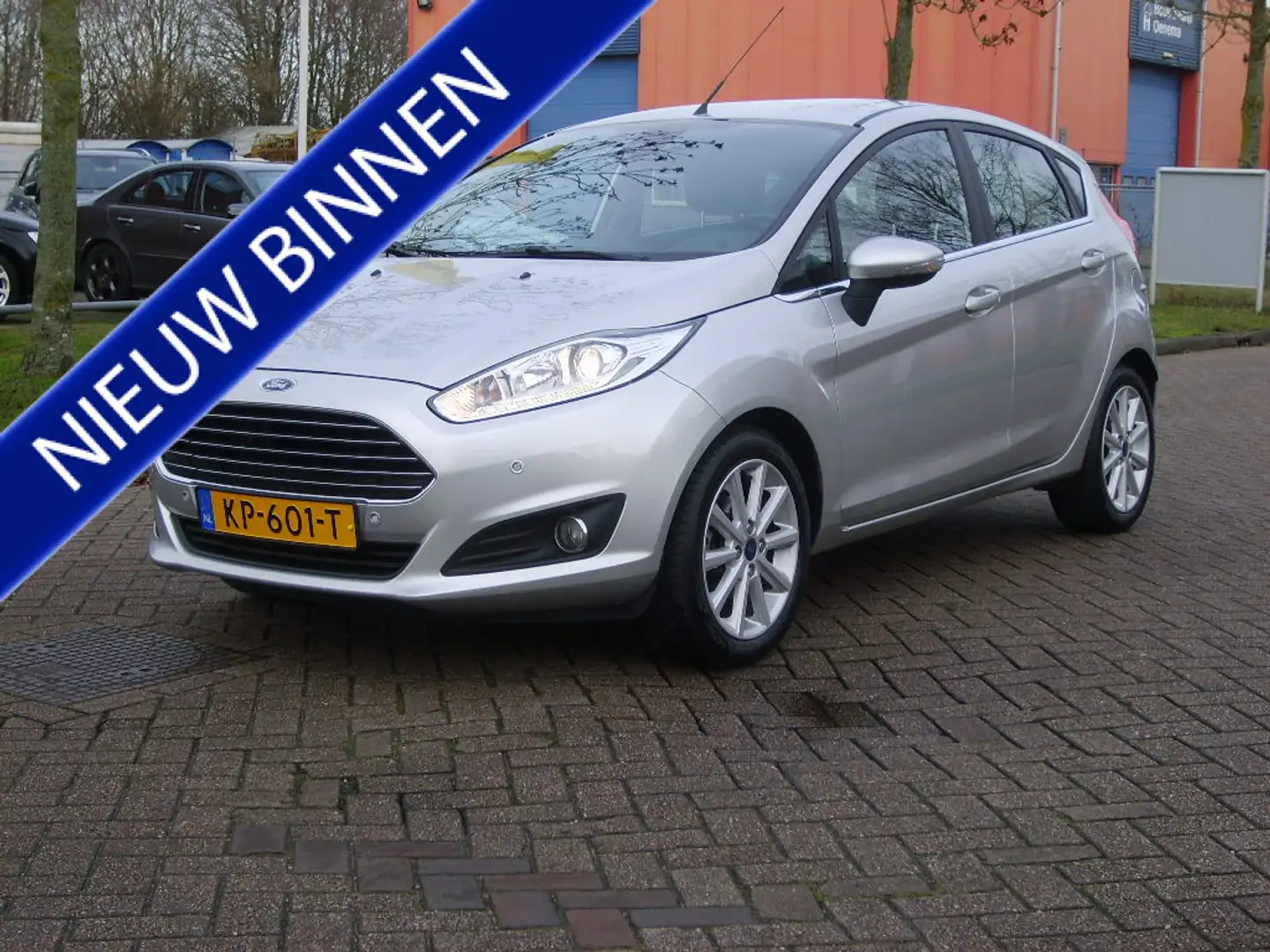 Ford Fiesta 1.0 EcoBoost Titanium Automaat Gris - 1